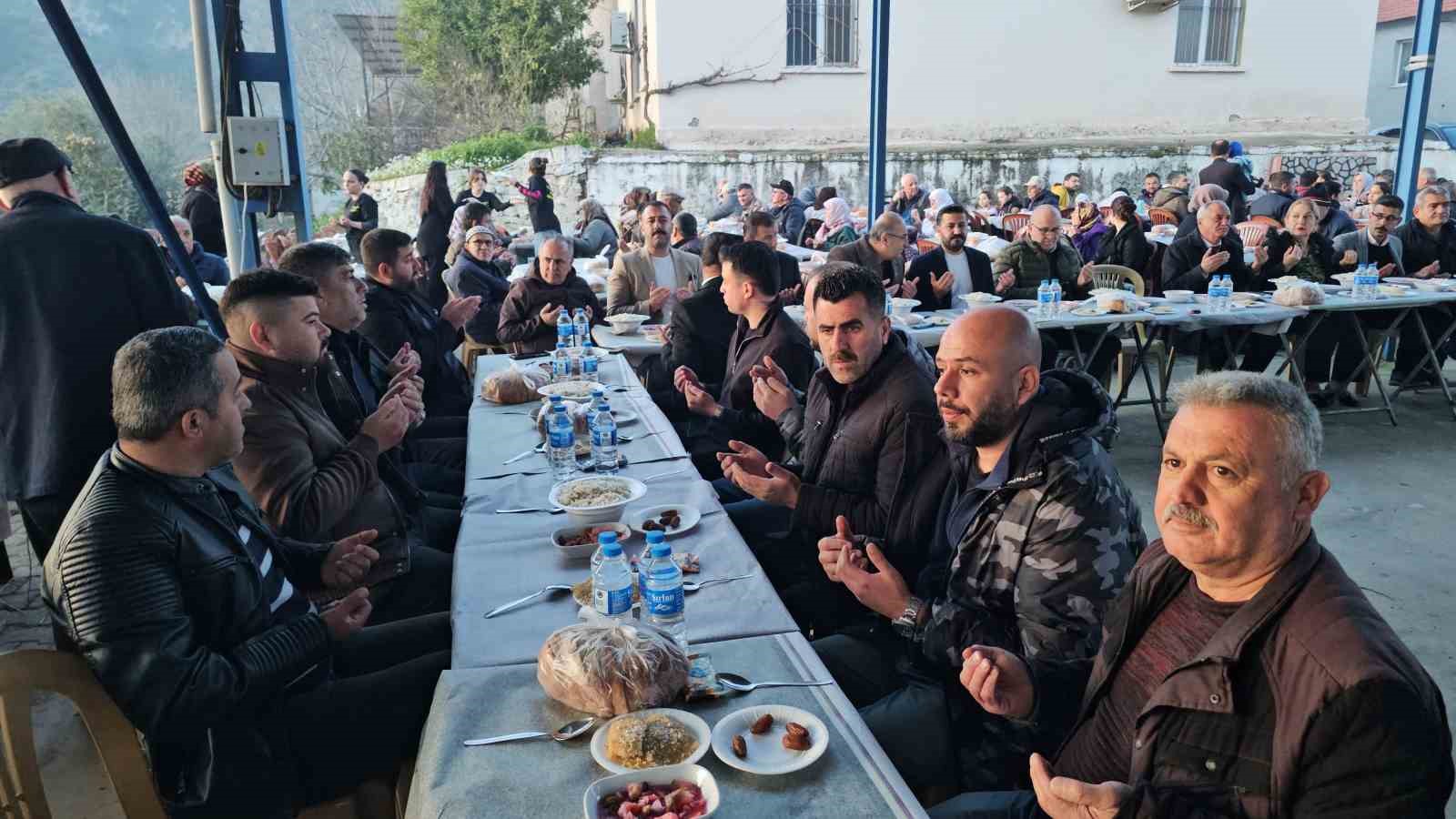 Yağdere Mahallesi’nde geleneksel iftar buluşması