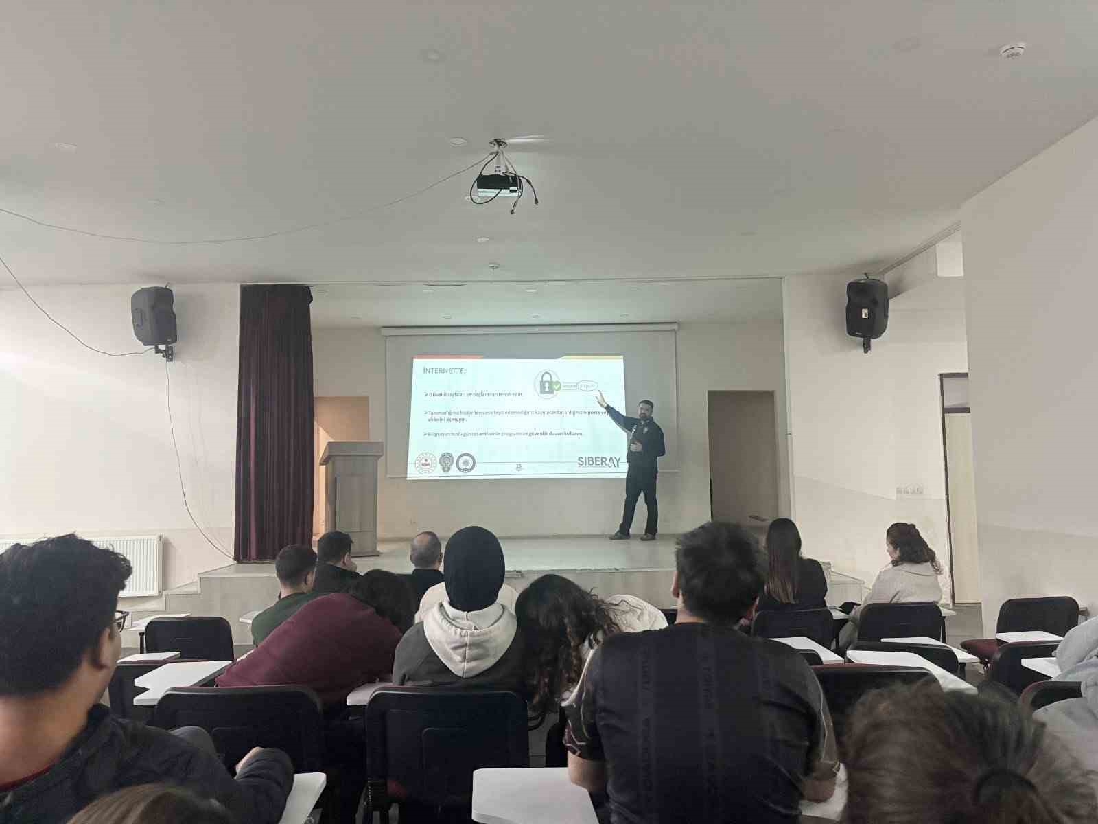 Beyağa&ccedil;&rsquo;ta polisten farkındalık eğitimi verildi
