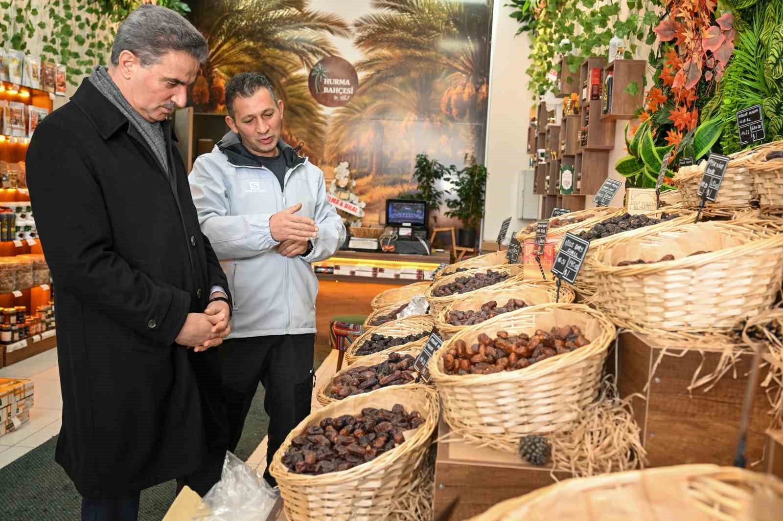 Vali Baruş&rsquo;tan esnafa Ramazan ziyareti
