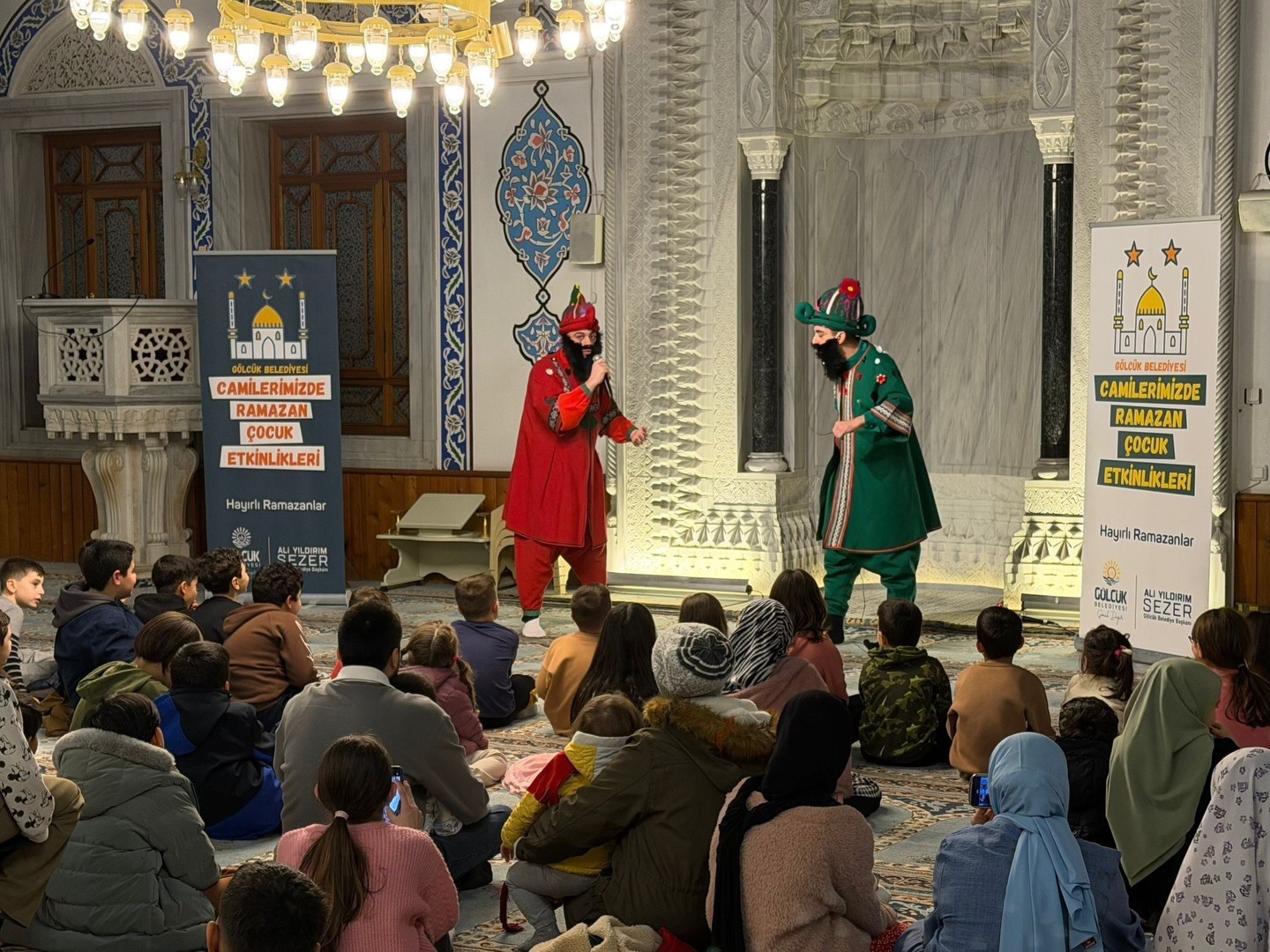 Gölcük’te çocuklar ramazan geleneklerini Karagöz ve Hacivat ile öğreniyor