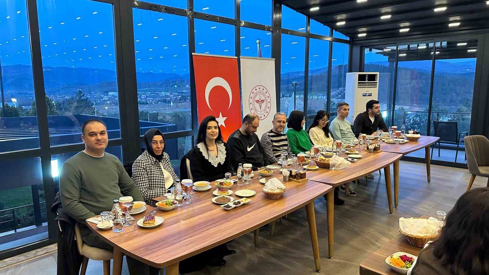 Hayat kurtaranlar iftarda bir araya geldi
