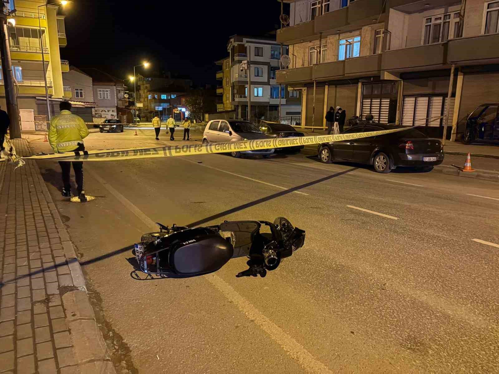 Otomobille motosiklet &ccedil;arpıştı: 1 ağır yaralı
