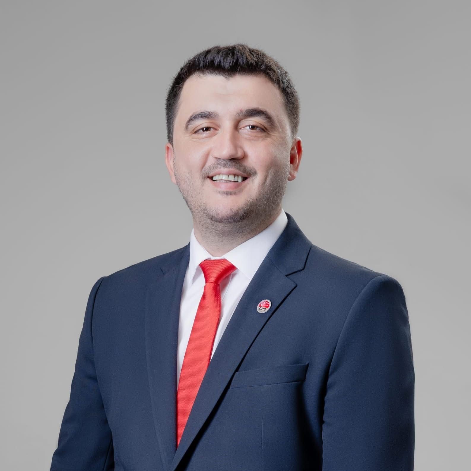 CHP Menderes İl&ccedil;e Başkanı Işık&rsquo;a bı&ccedil;aklı saldırı
