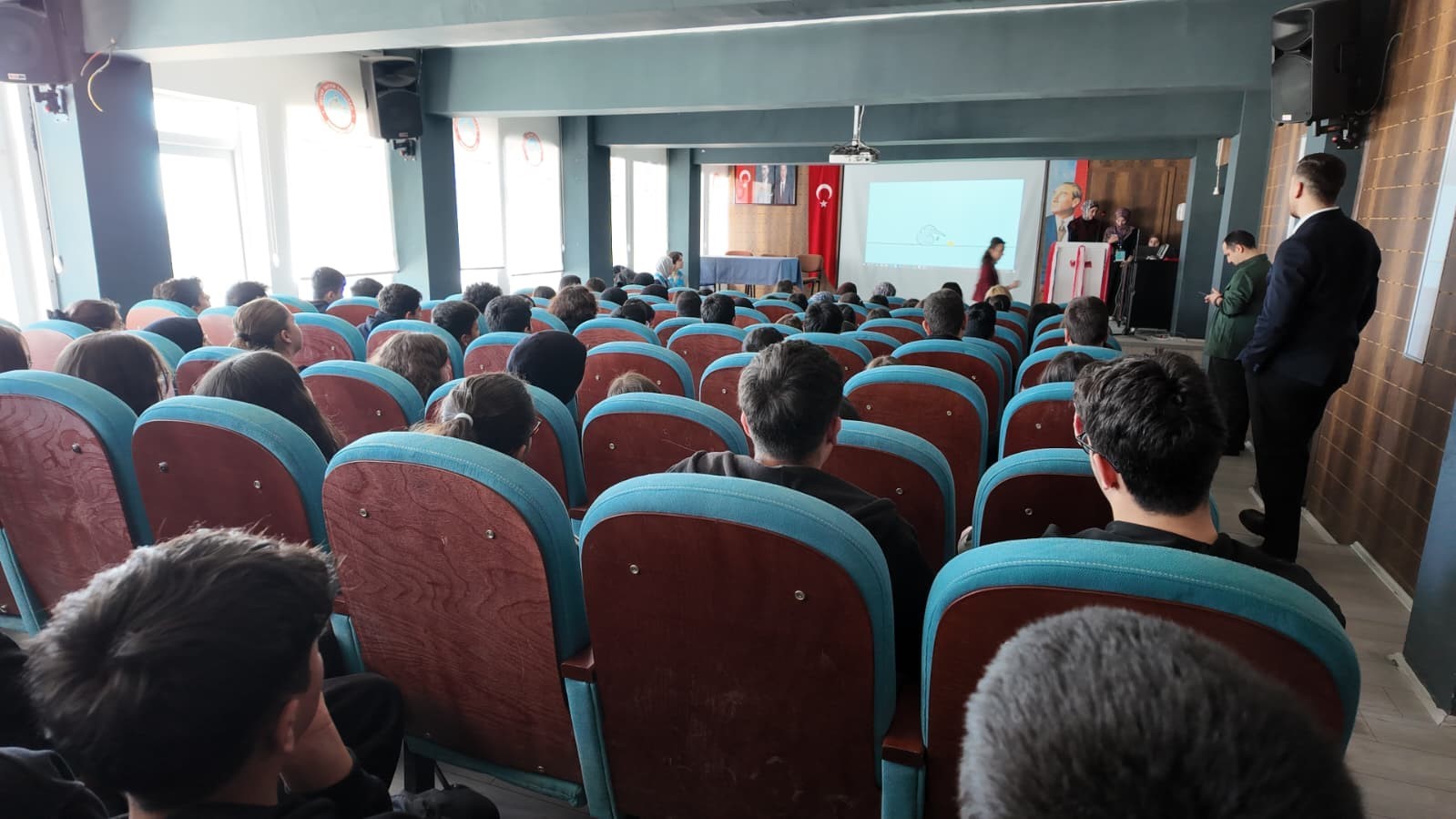 Akran G&uuml;c&uuml;yle Temiz Gelecek Afyon&rsquo;da projesi ger&ccedil;ekleştirildi
