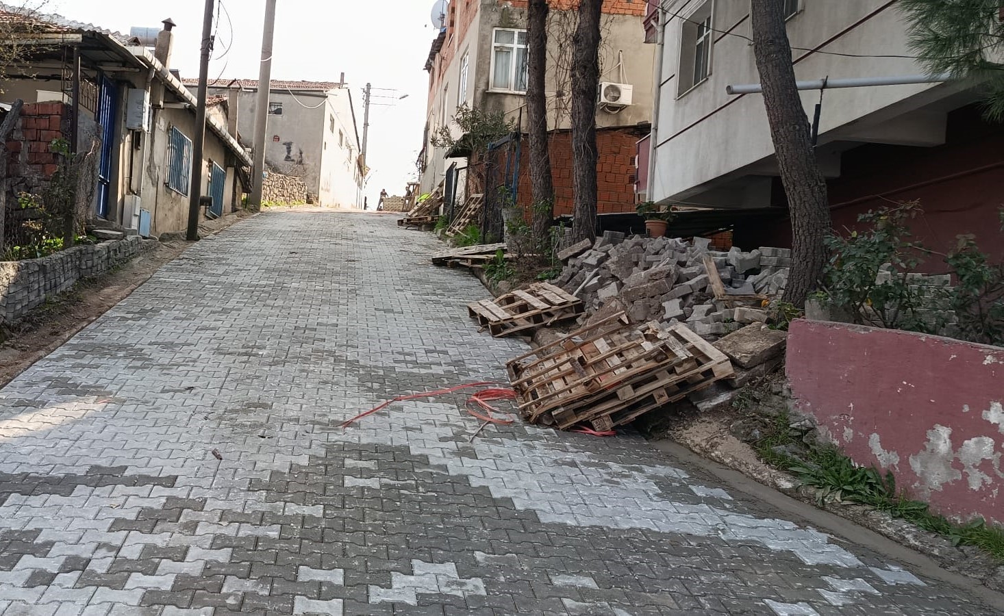 Gebze&rsquo;de 3 sokakta parke ve bord&uuml;r &ccedil;alışması yapıldı

