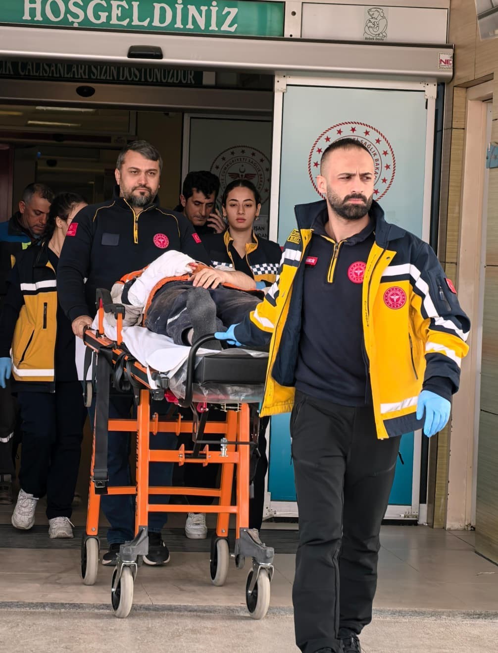 Bı&ccedil;kı makinesi elini par&ccedil;aladı
