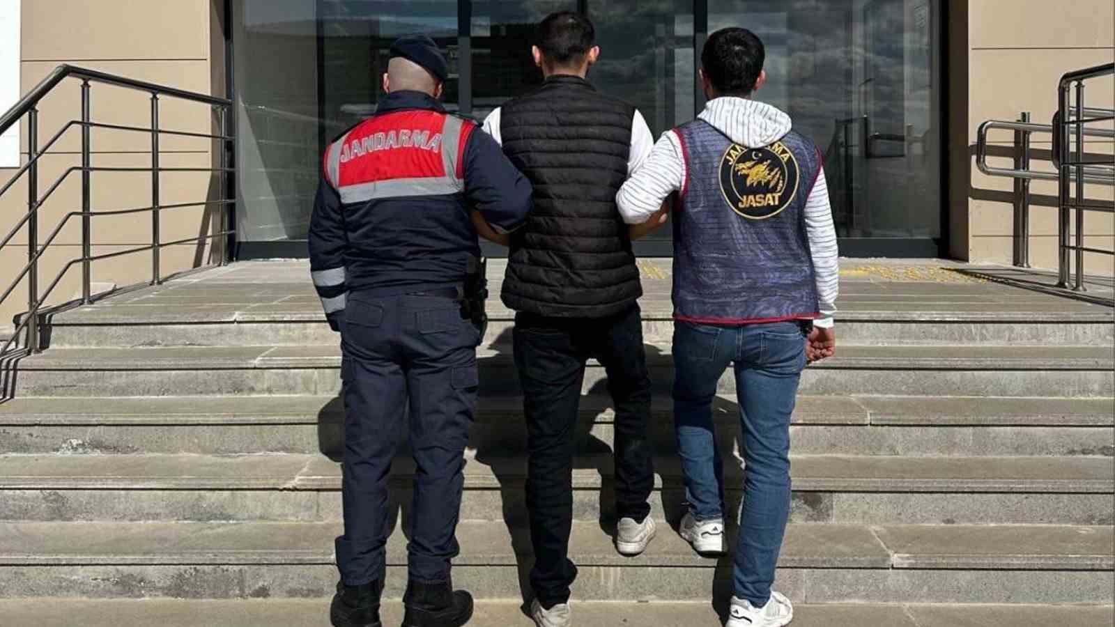 Kırıkkale&rsquo;de aranan 2 h&uuml;k&uuml;ml&uuml; yakalandı
