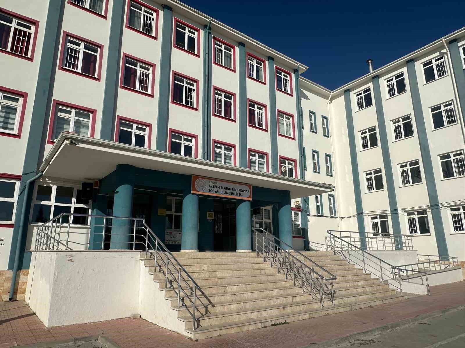 K&uuml;tahya Sosyal Bilimler Lisesinin projesi T&uuml;rkiye&rsquo;nin en iyi 10 projesi arasına girdi
