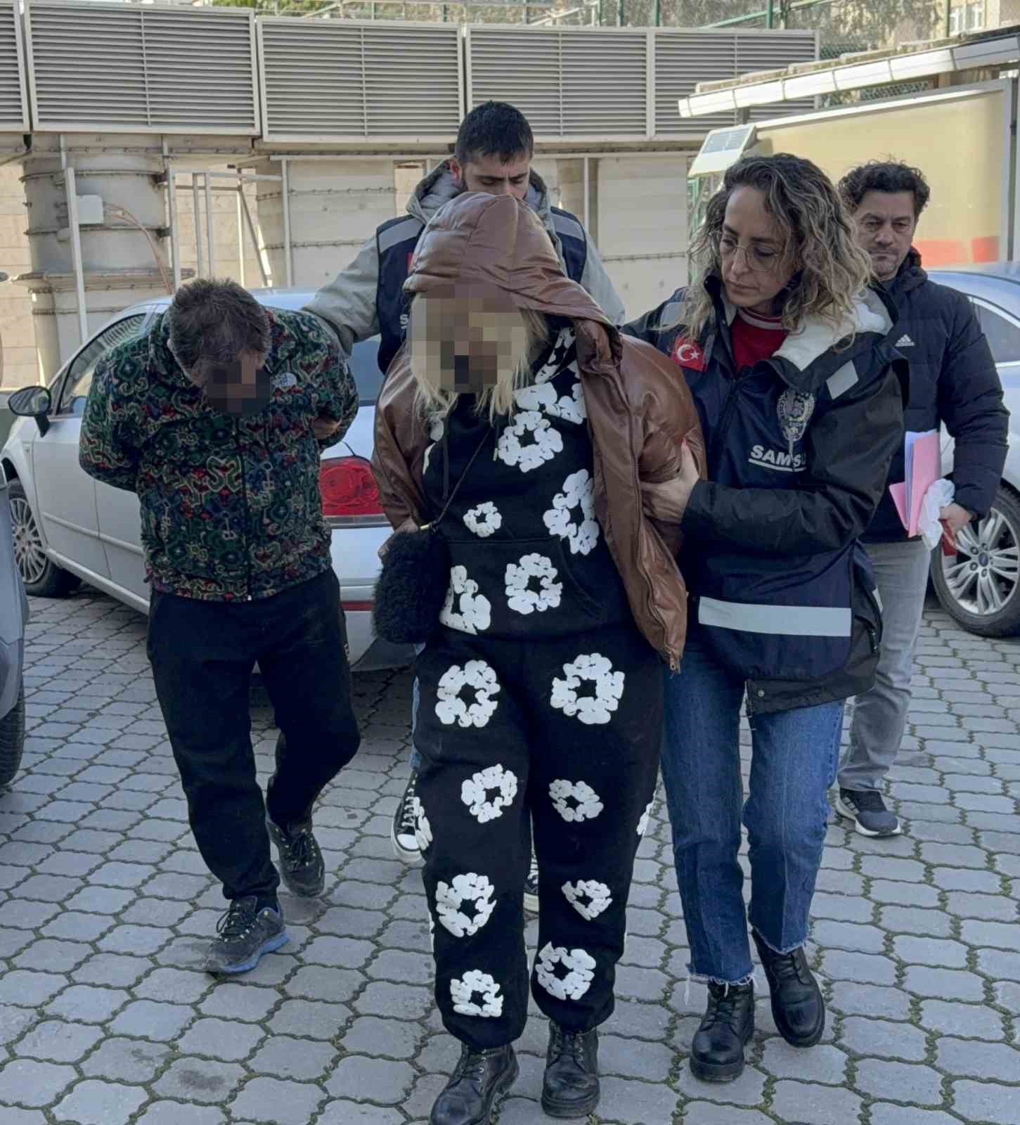 AVM&rsquo;de kuyumculardan hırsızlık yapan 2 kişi adliyeye sevk edildi
