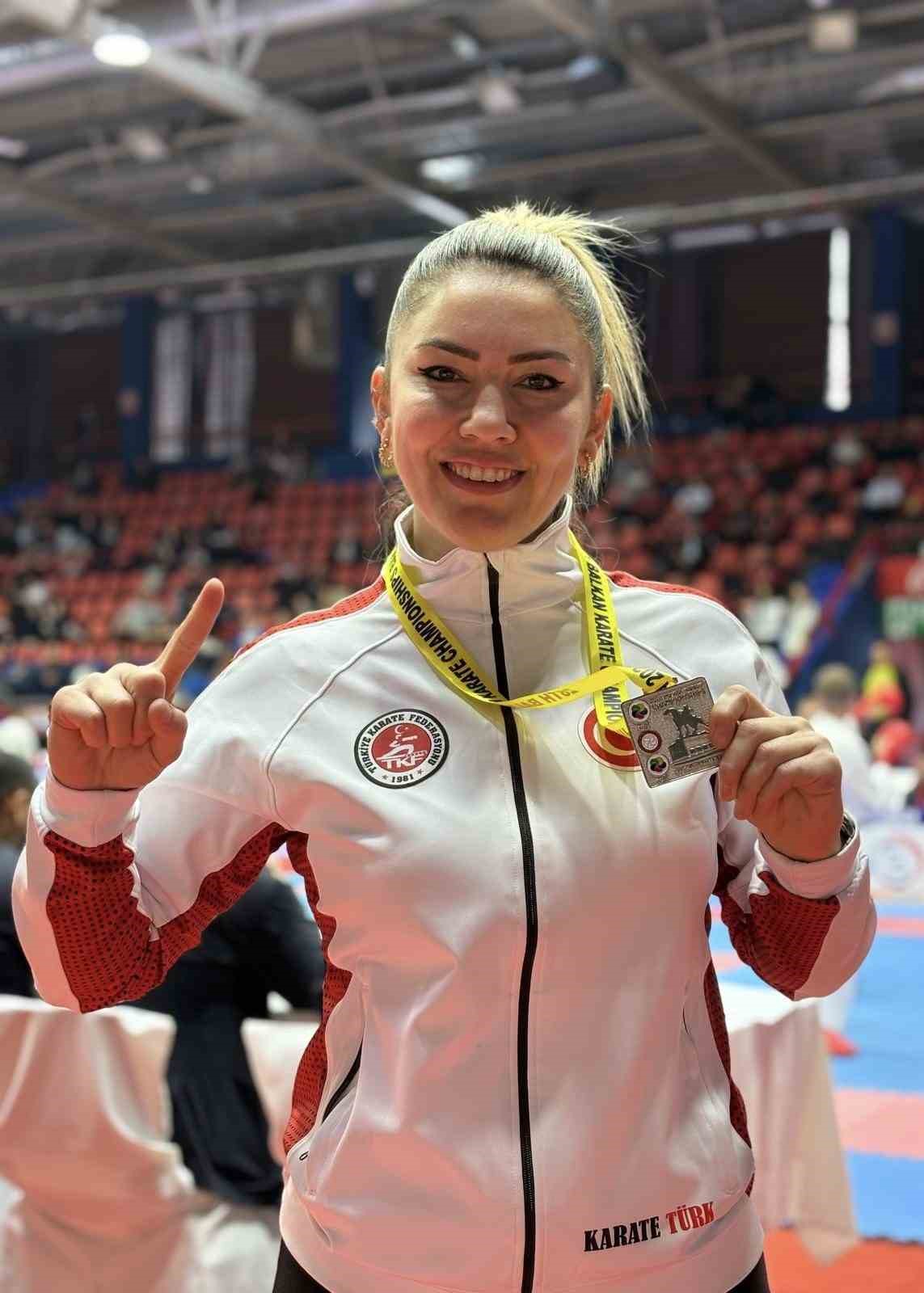 Aliağa&rsquo;dan karatede Balkan zaferi
