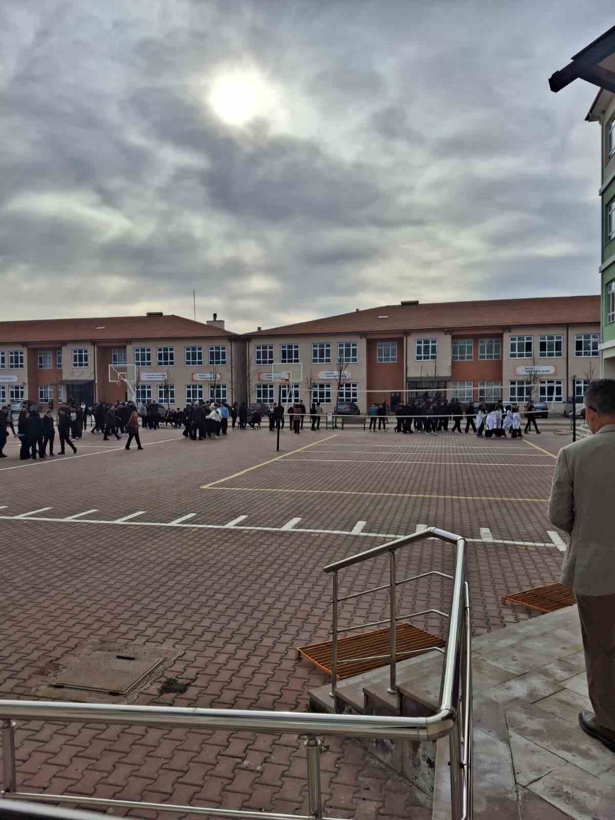 Beypazarı&rsquo;nda okulda deprem tatbikatı
