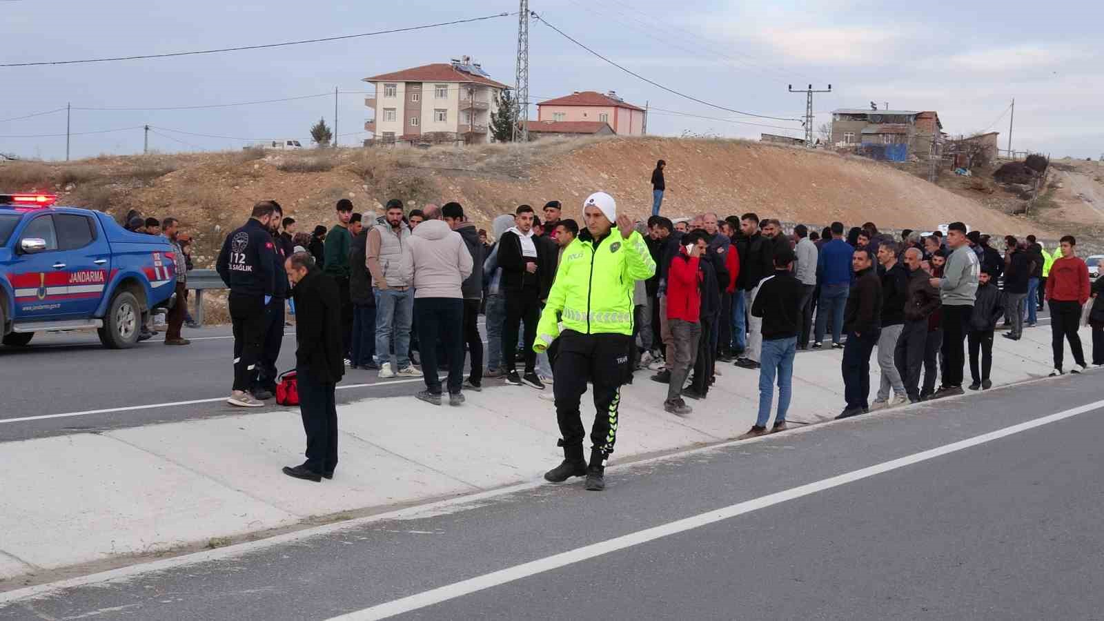 Malatya&rsquo;da otomobilin &ccedil;arptığı 16 yaşındaki &ccedil;ocuk hayatını kaybetti
