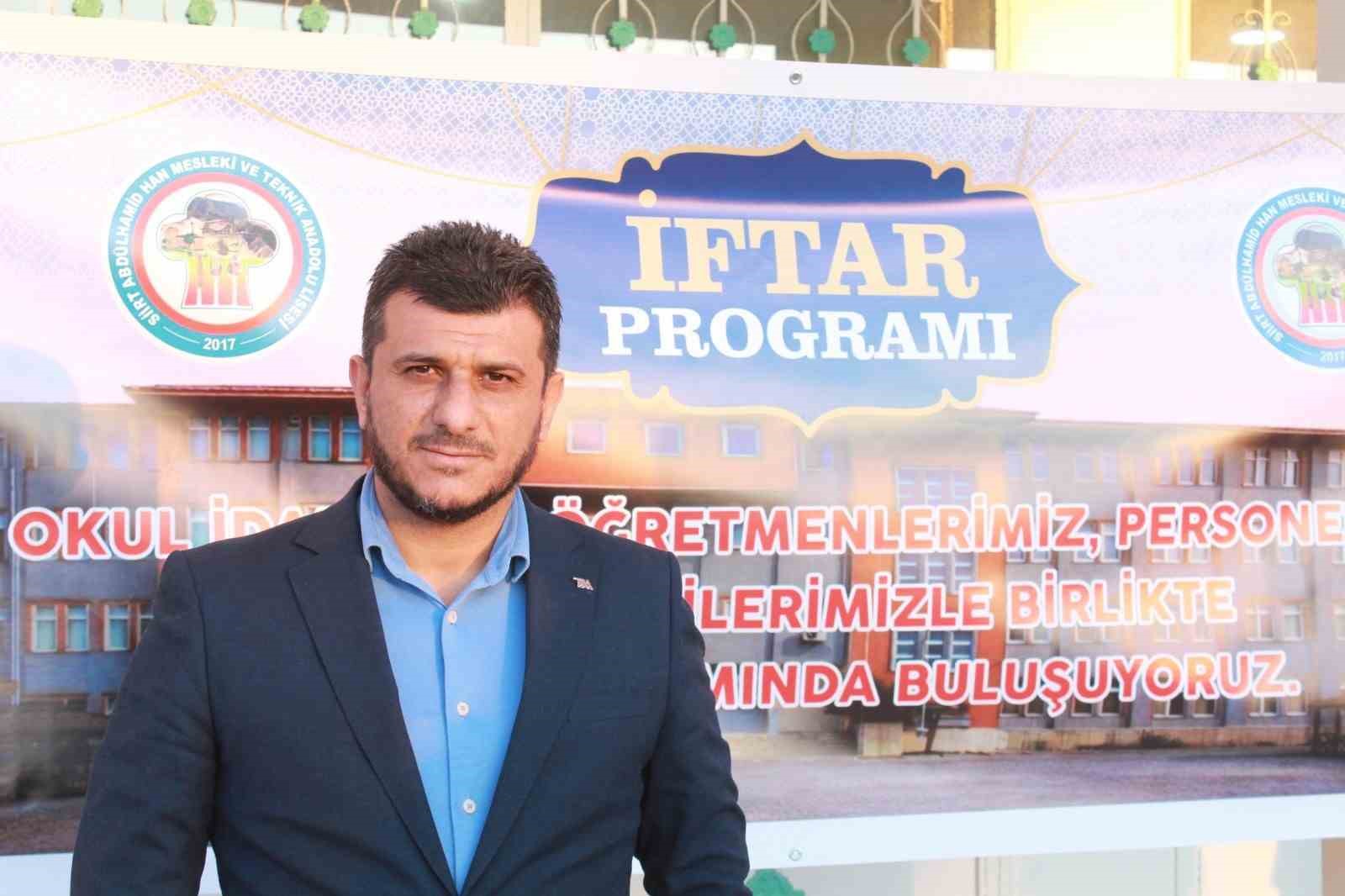 Siirt&rsquo;te &ouml;ğrenciler ve &ouml;ğretmenler iftar sofrasında buluştu
