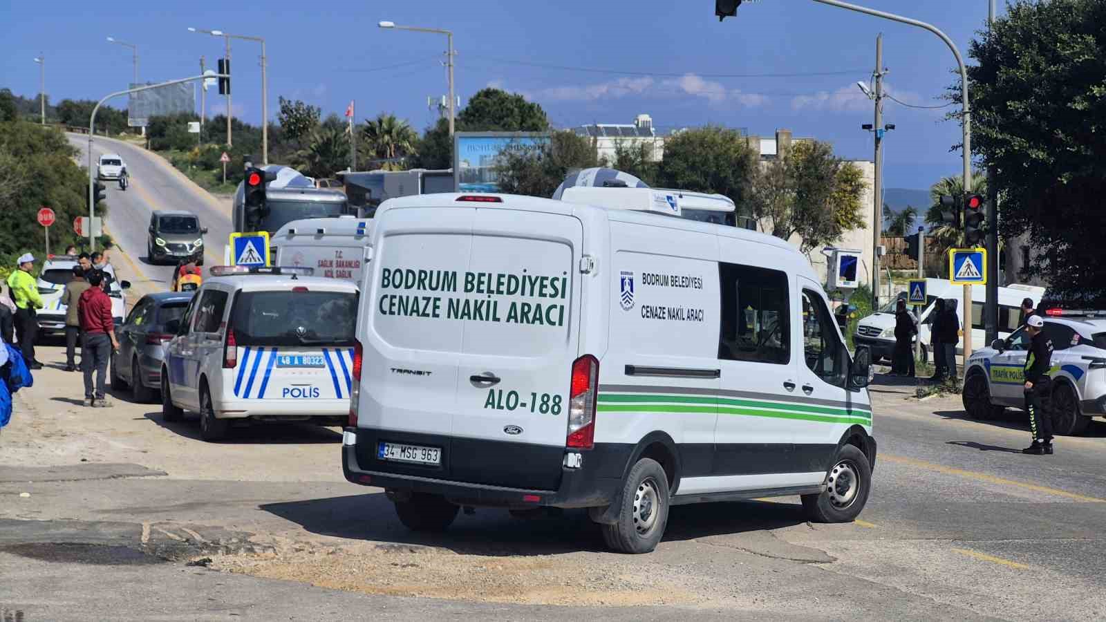 Beton mikserinin &ccedil;arptığı yaya hayatını kaybetti
