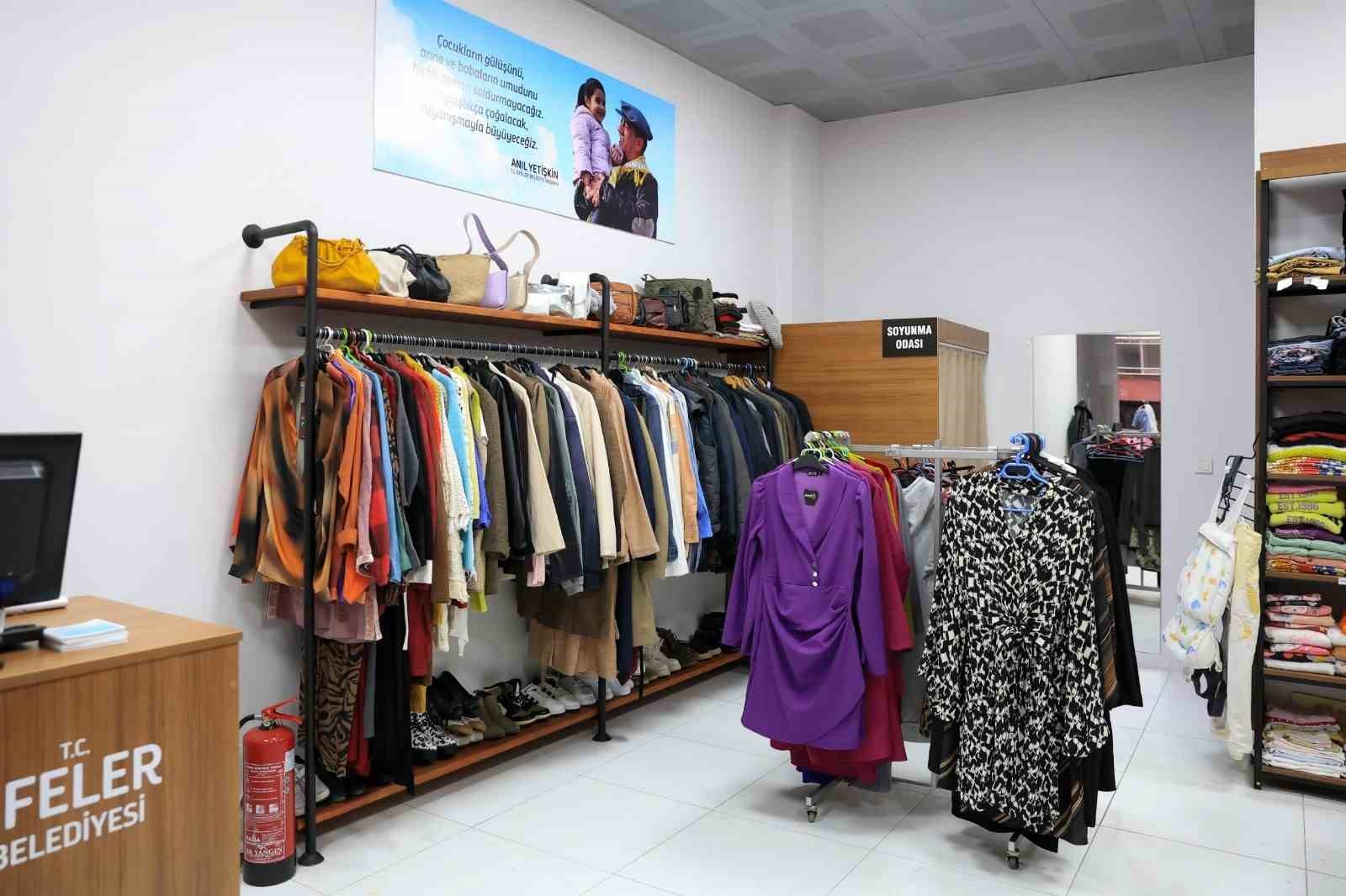 Efeler Belediyesi’nin Sosyal Destek Giyim Noktası 2 haftada 80 haneye ulaştı