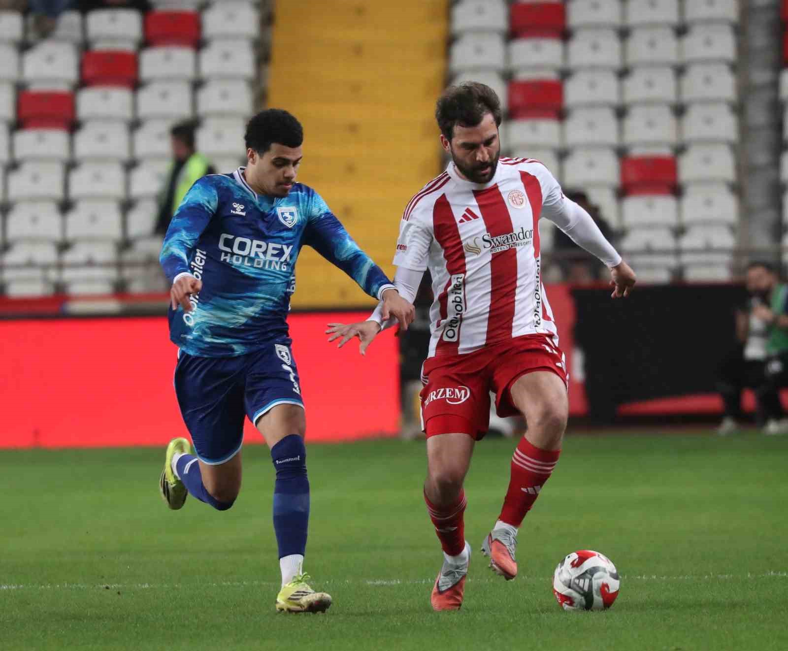 Ziraat T&uuml;rkiye Kupası: Antalyaspor: 0 - Samsunspor: 0 (İlk yarı)
