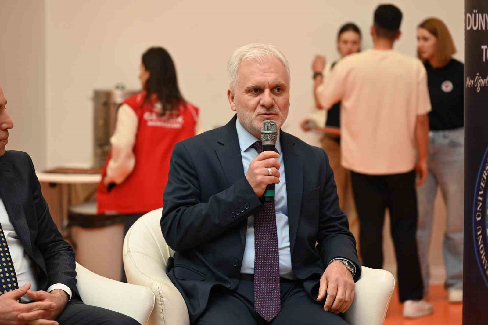 "Kamp&uuml;s İftarları" etkinliği gen&ccedil;leri aynı sofrada buluşturdu
