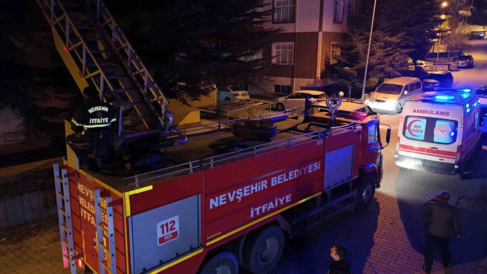 Kapıyı a&ccedil;mayınca ekipler seferber oldu
