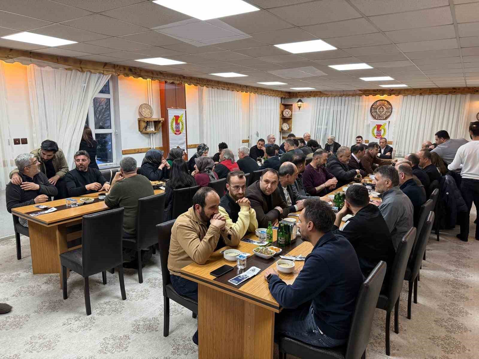 Erzincan&rsquo;da gazeteciler iftar programında bir araya geldi
