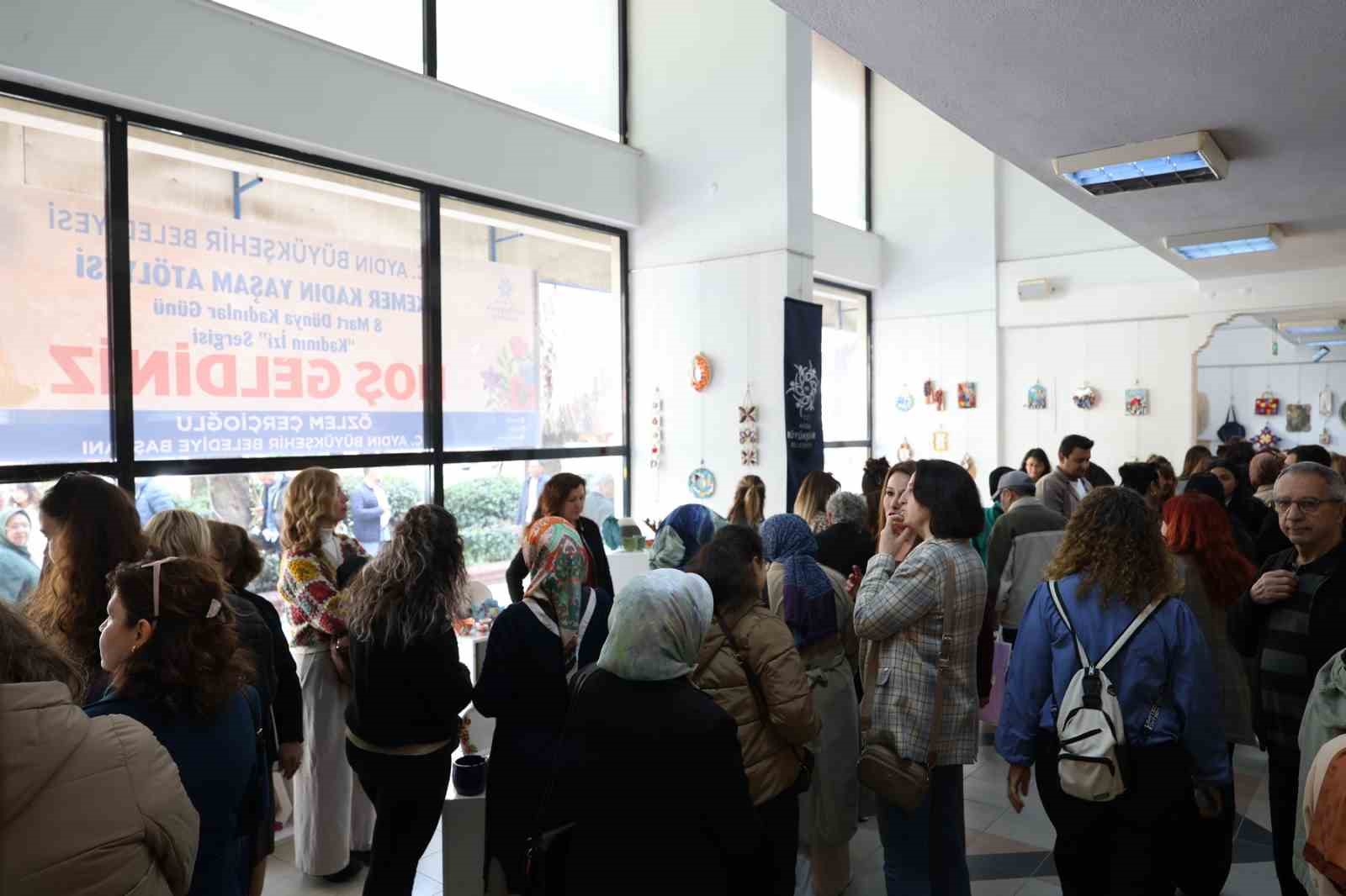 Başkan &Ccedil;er&ccedil;ioğlu&rsquo;ndan D&uuml;nya Kadınlar G&uuml;n&uuml; dolayısıyla &rsquo;Kadının İzi&rsquo; sergisi
