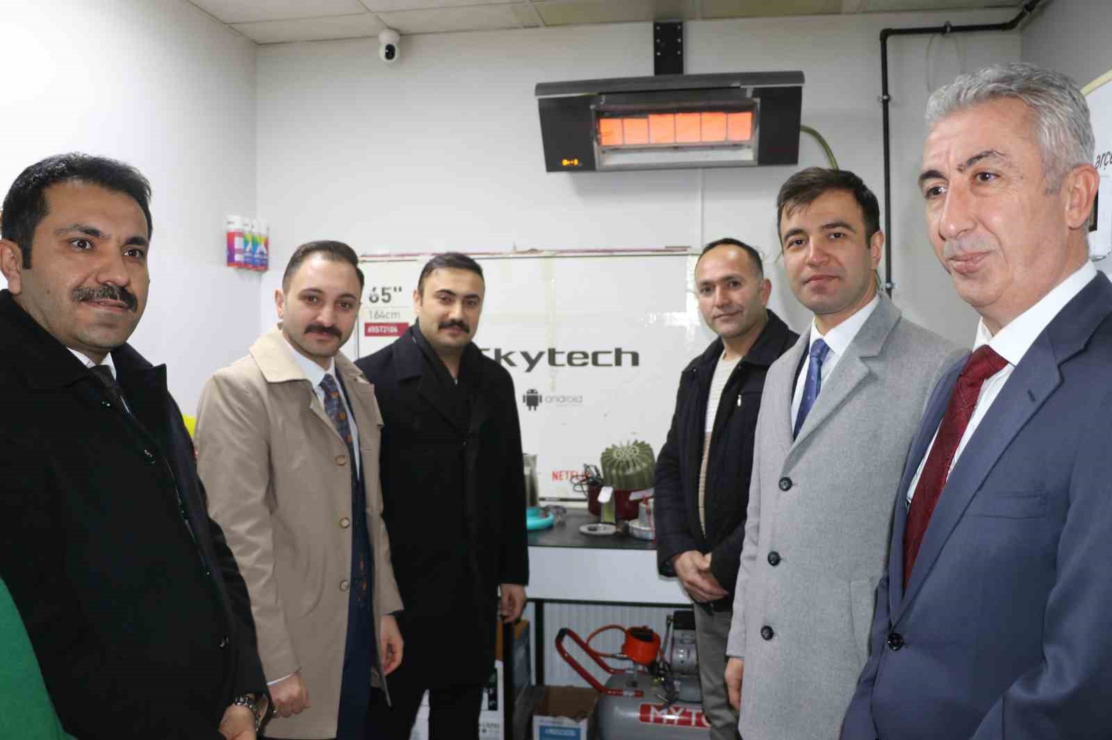 Erzincan&rsquo;da eski h&uuml;k&uuml;ml&uuml;, devlet desteğiyle kendi işyerini a&ccedil;tı
