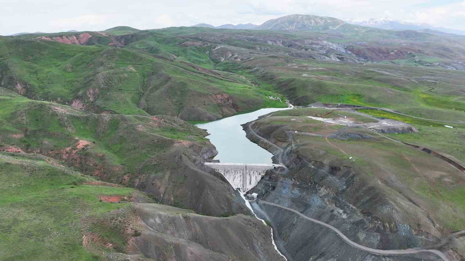 Erzincan&rsquo;da son 23 yılda su yatırımlarıyla tarım ve enerjiye katkı
