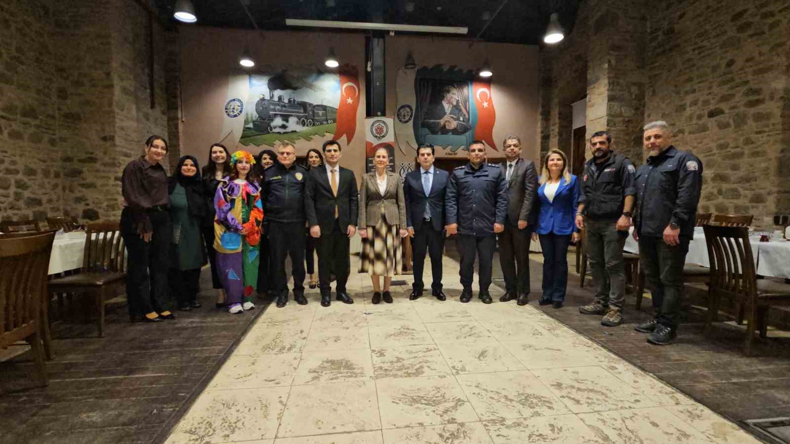 Kaymakam Kan, &ouml;ks&uuml;z ve yetimlerle iftarda buluştu
