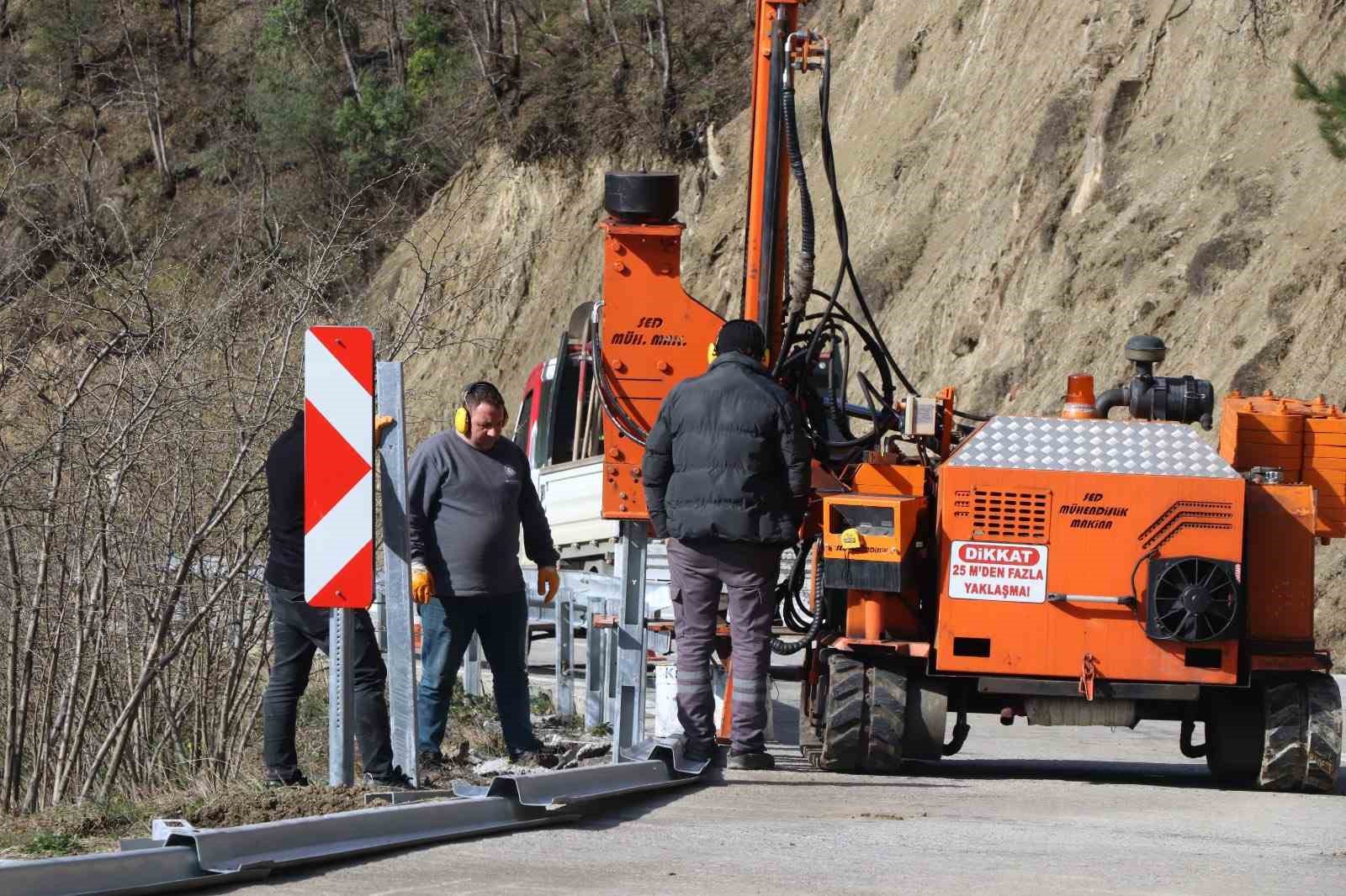 &Ouml;l&uuml;m yoluna bariyerli &ouml;nlem
