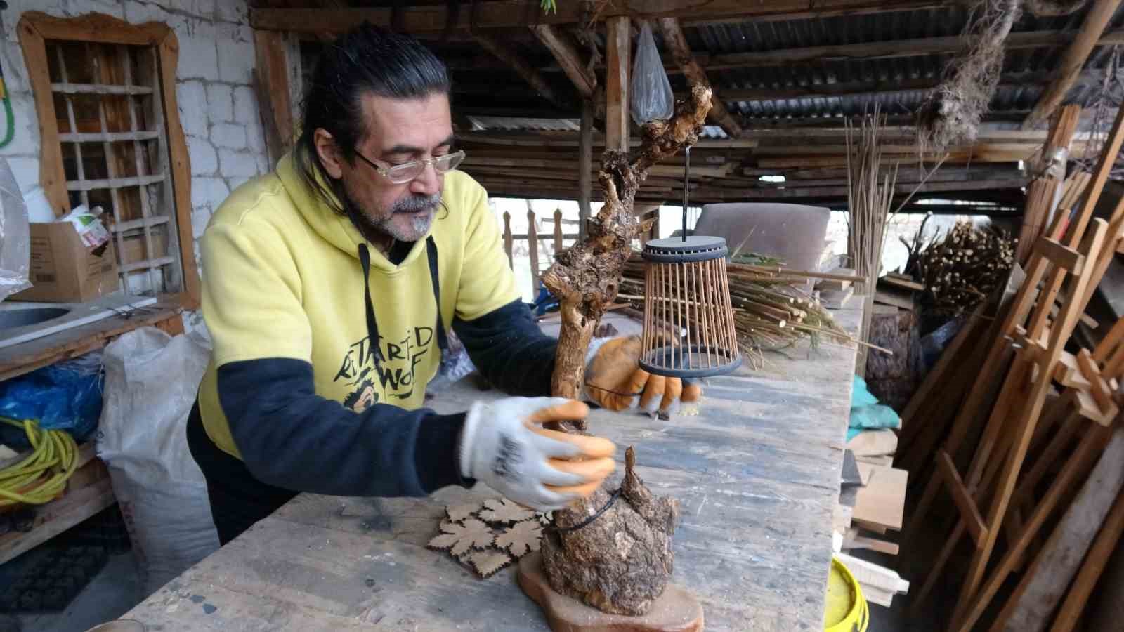 Oğluna yaptığı oyuncak 15 yıllık sanat yolculuğuna d&ouml;n&uuml;şt&uuml;
