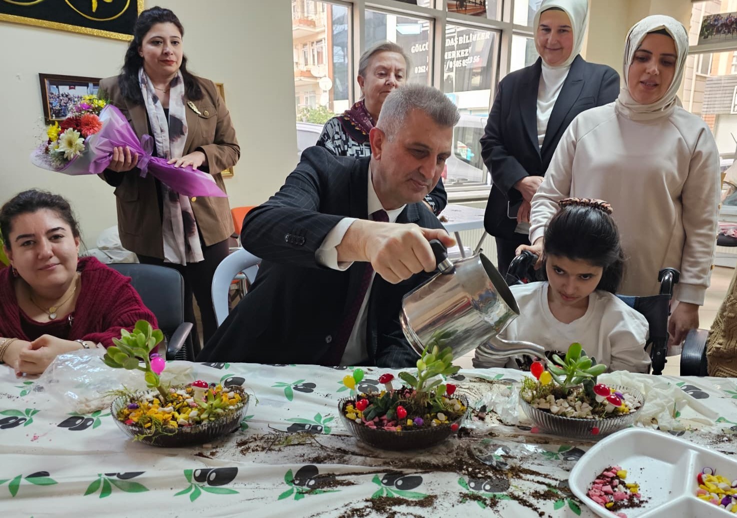 G&ouml;lc&uuml;k&rsquo;te engelli bireyler teraryum at&ouml;lyesinde buluştu

