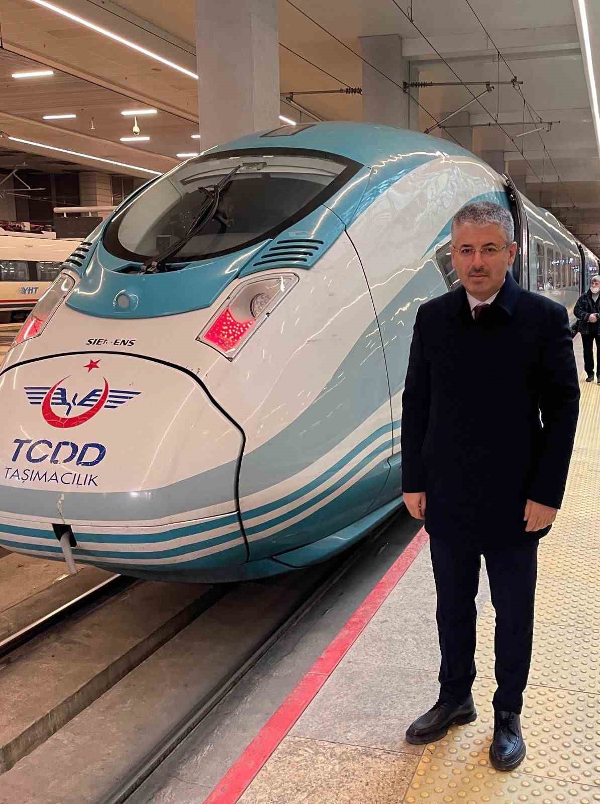 &Ccedil;opuroğlu&rsquo;ndan hızlı tren şantiyesine ziyaret
