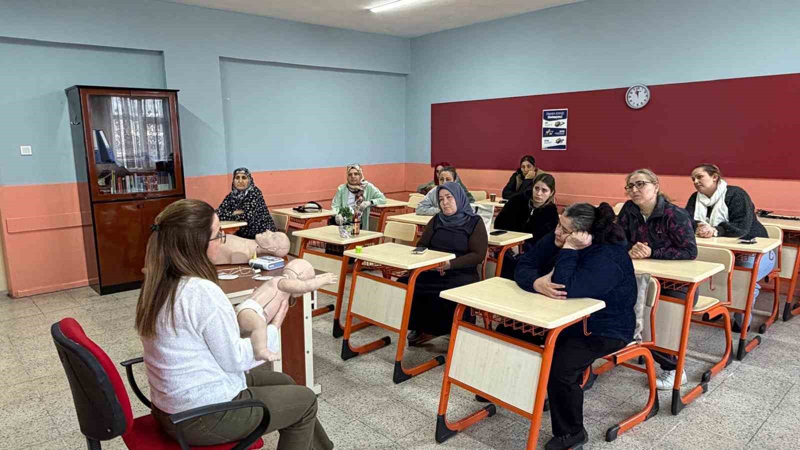 SODAM projesinde g&ouml;revli kadınlara ilkyardım eğitimi
