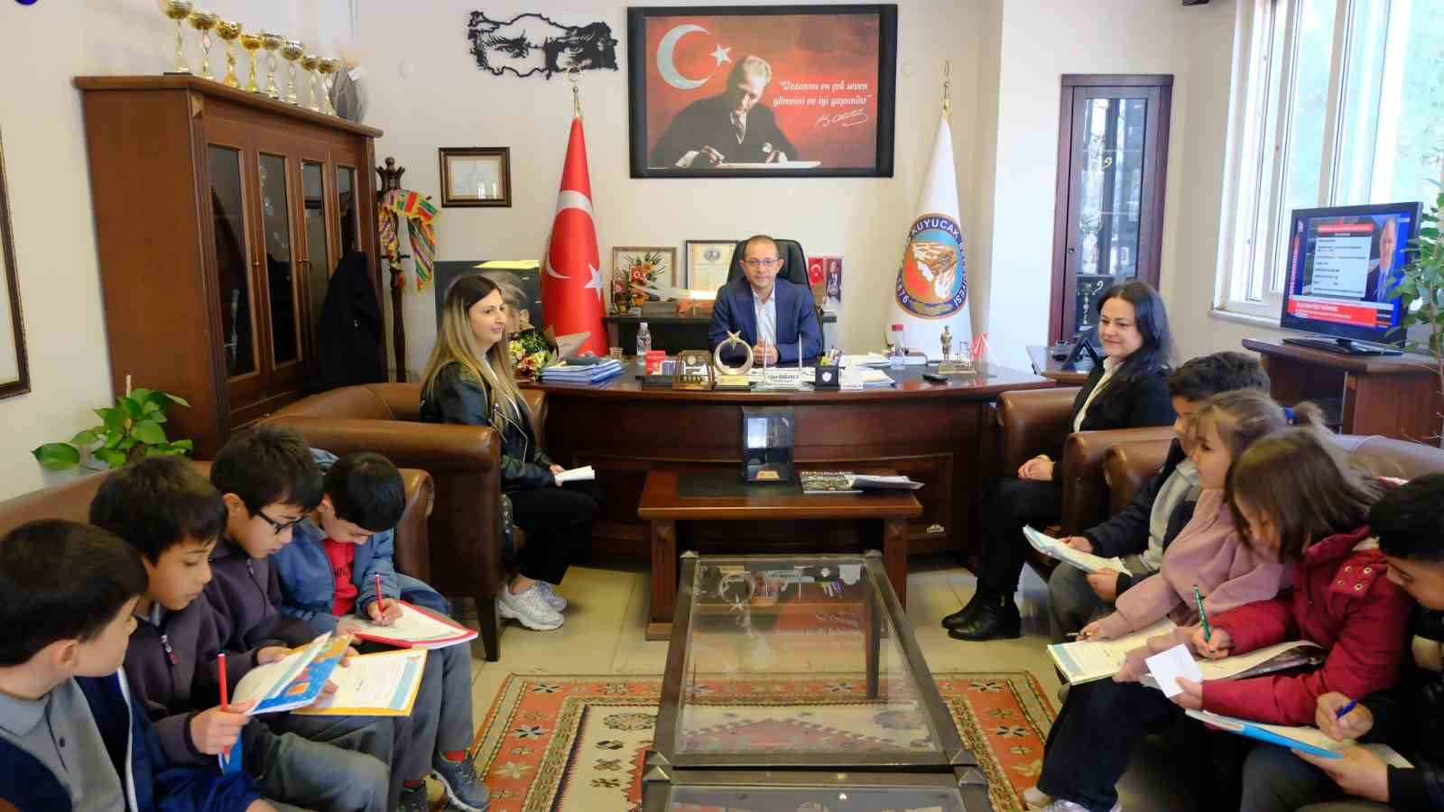 Başkan Doğanca, &ouml;ğrencilerin sorularını cevapladı
