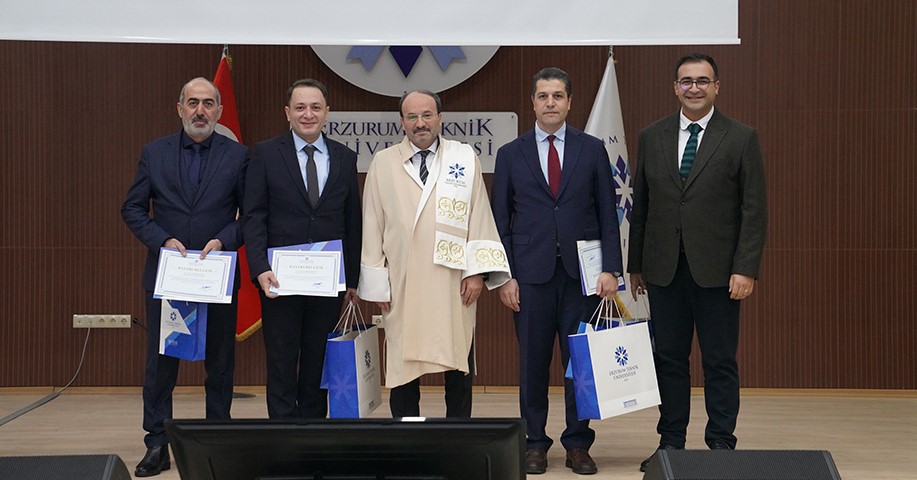 ET&Uuml;&rsquo;de akademik giysi ve &ouml;d&uuml;l t&ouml;reni ger&ccedil;ekleştirildi
