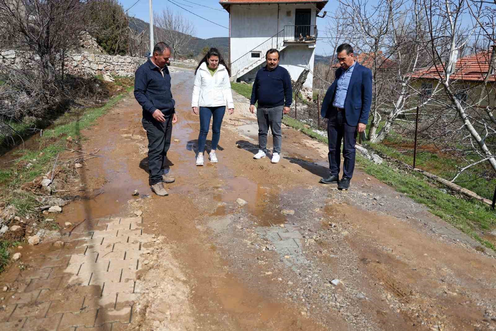 &Ccedil;ameli&rsquo;nde yağışlar sonrası yer altı suları y&uuml;zeye &ccedil;ıktı
