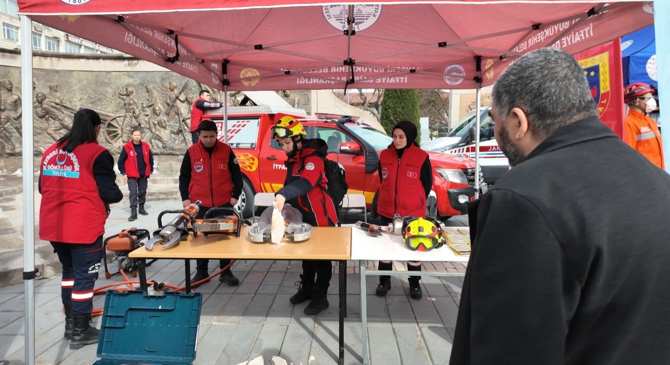 B&uuml;y&uuml;kşehir&rsquo;den Deprem Haftası&rsquo;nda bilin&ccedil;lendirme atağı
