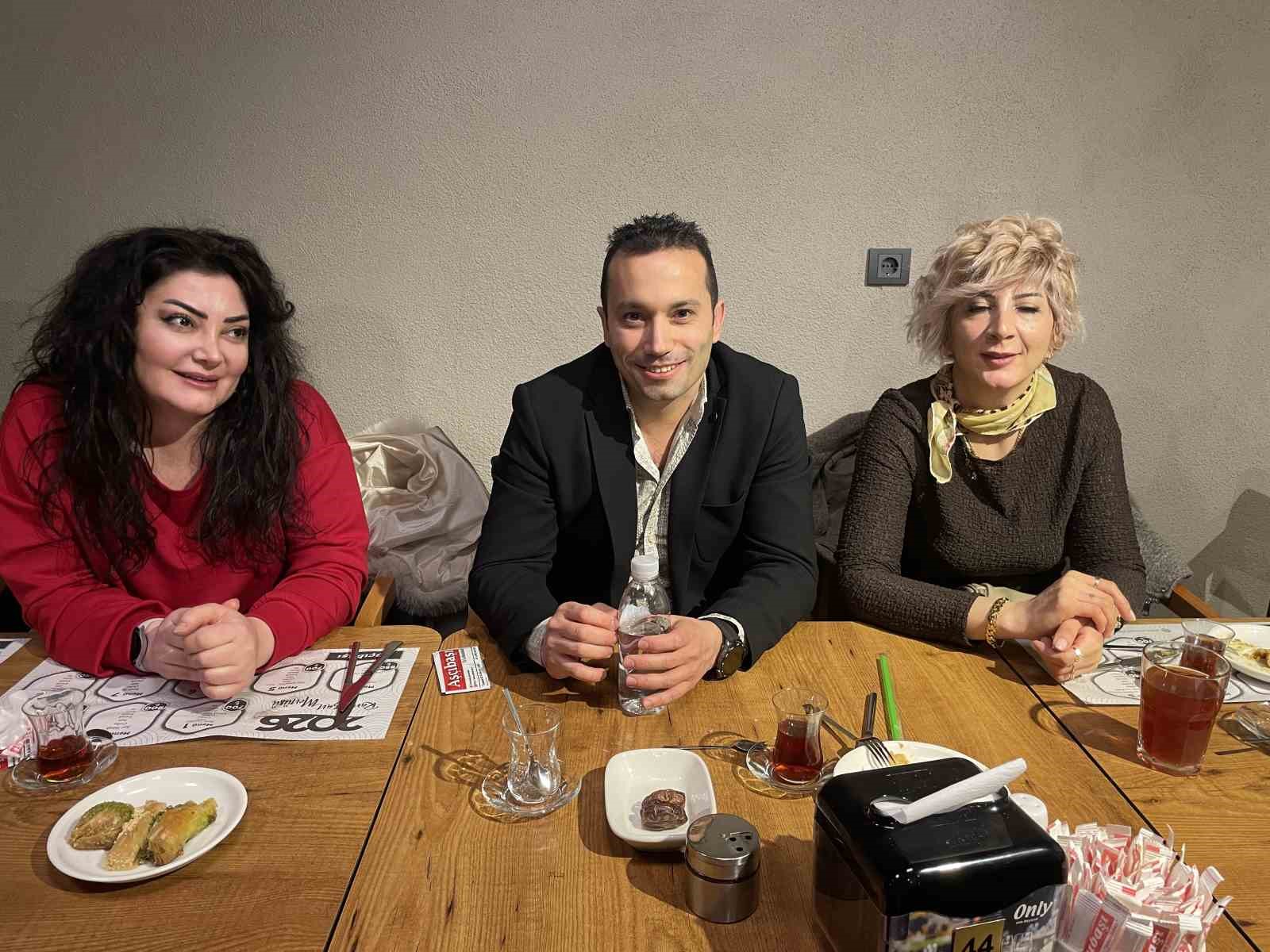 &lsquo;Aracına tır &ccedil;arptı&rsquo; denildi, davul ve zurnayla uğurlandı
