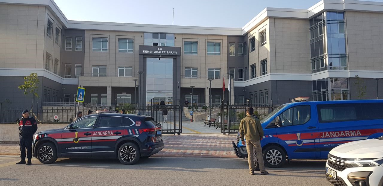 Antalya merkezli 3 ilde g&ouml;zaltına alınan 25 ş&uuml;pheliden 14&rsquo;&uuml; adliyeye sevk edildi
