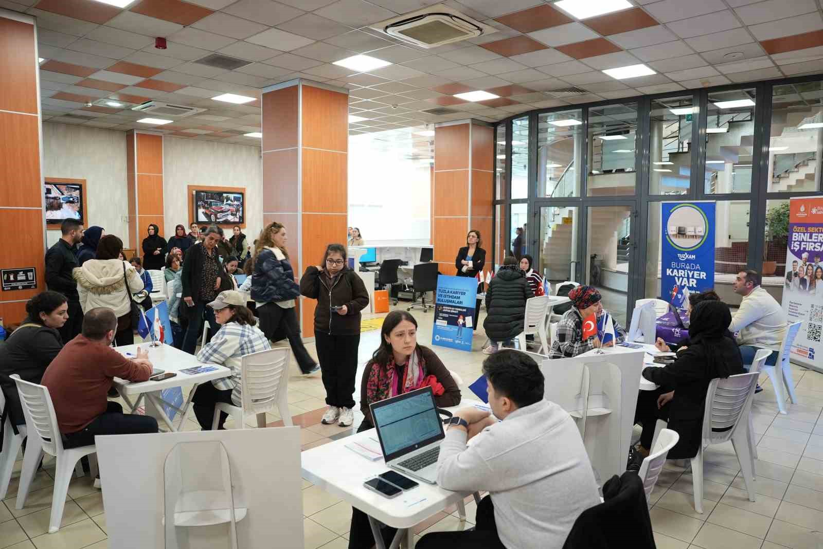 Tuzla&rsquo;da 8 Mart&rsquo;a &ouml;zel dev buluşma
