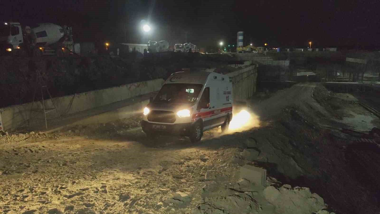 İnşaatta yaklaşık 7 metre y&uuml;kseklikten d&uuml;şen iş&ccedil;i yaralandı
