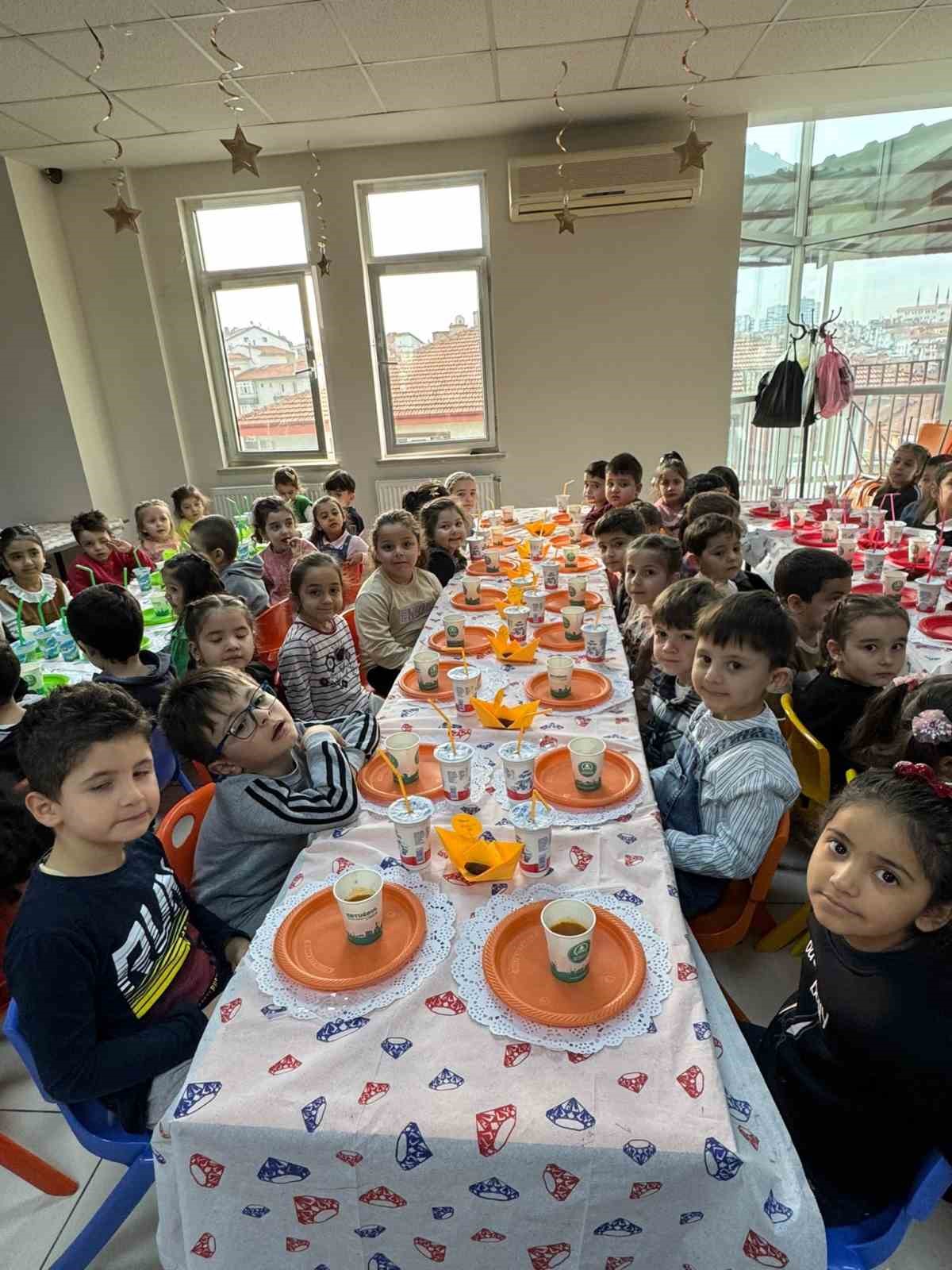 Pursaklar&rsquo;da miniklerin tekne orucu heyecanı
