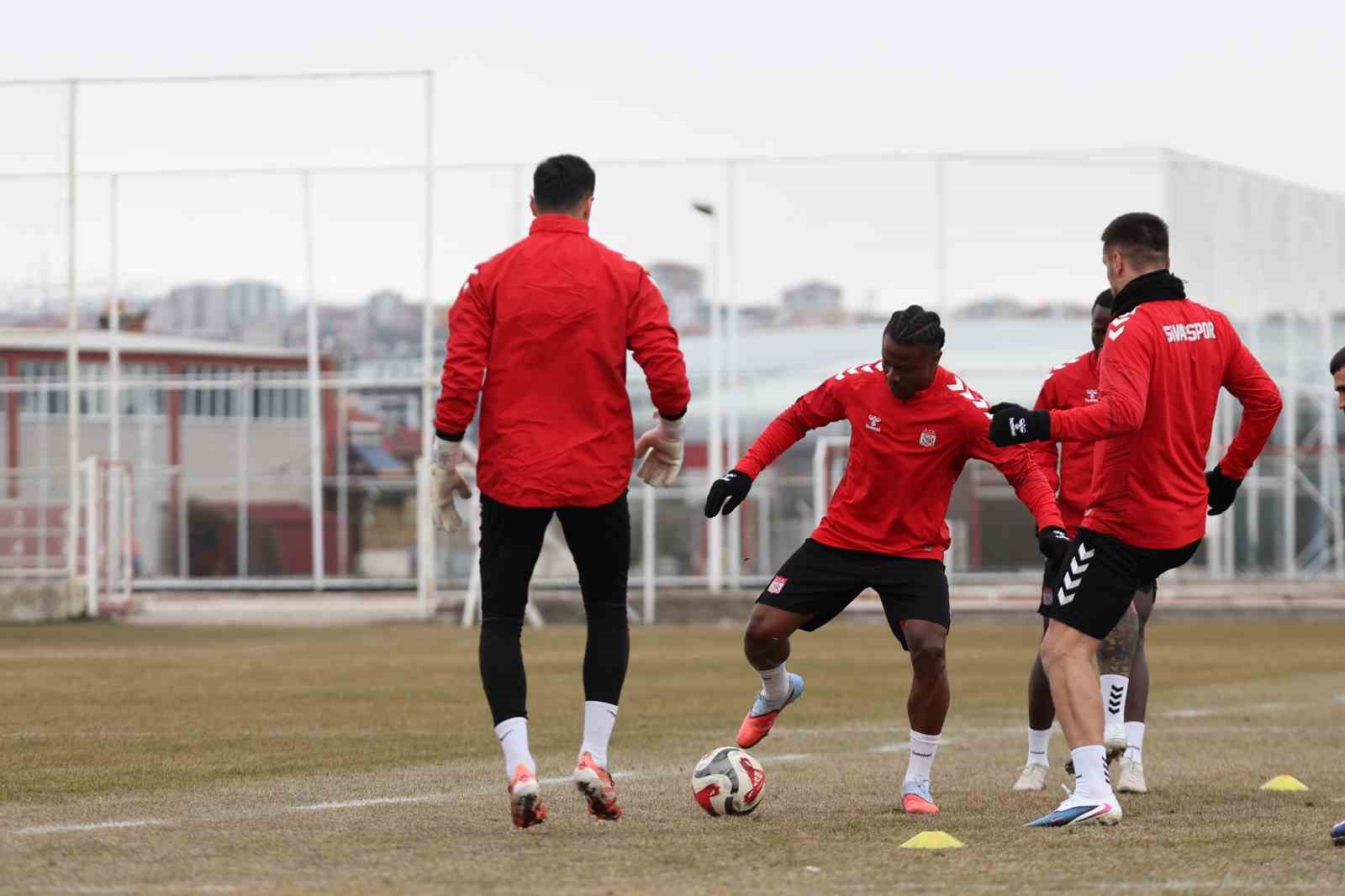 Sivasspor, Ankara Ke&ccedil;i&ouml;reng&uuml;c&uuml; ma&ccedil;ına hazır
