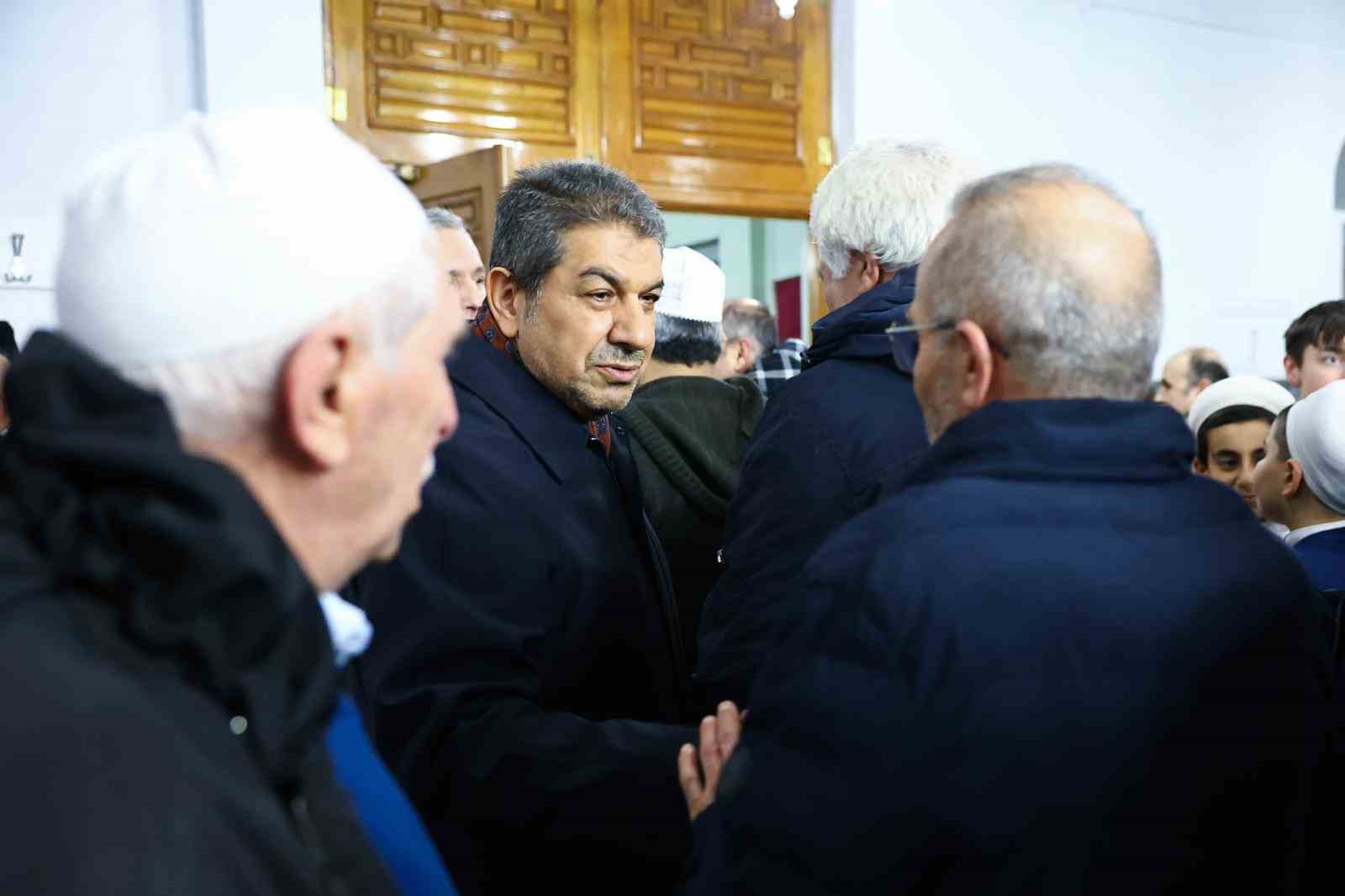 Esenler&rsquo;de Enderun teravih geleneği yaşatılıyor
