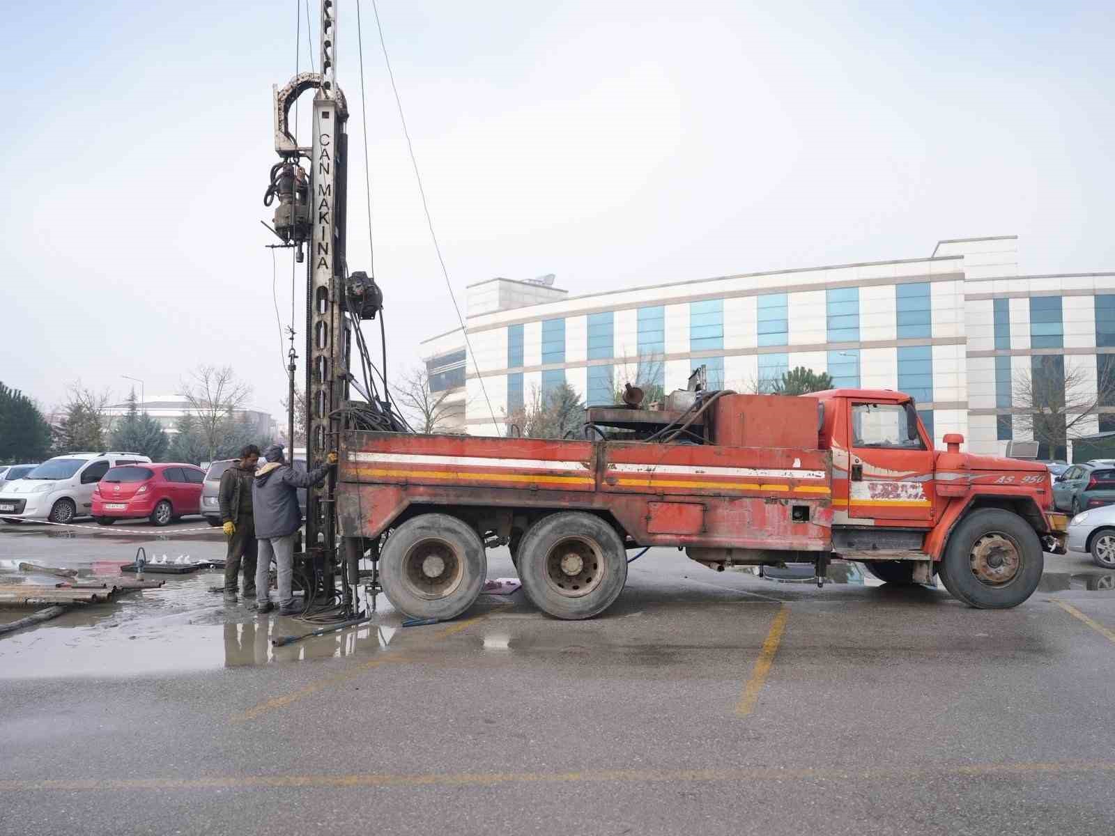 400 yataklı hastane yapımı i&ccedil;in zemin et&uuml;t &ccedil;alışmaları başladı
