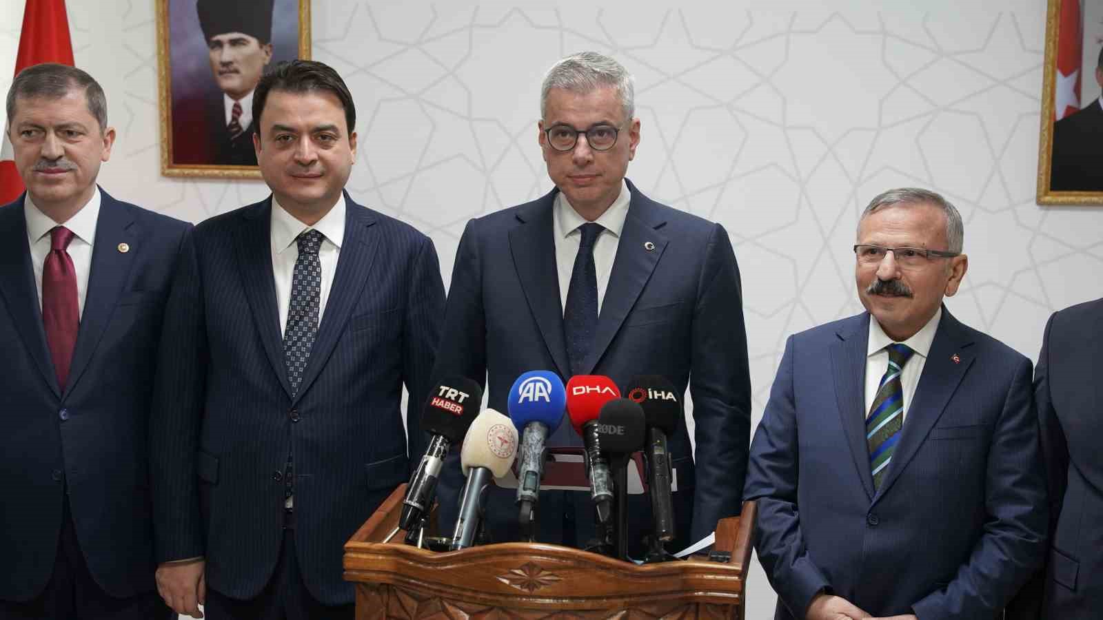 Bakan Memişoğlu a&ccedil;ıkladı: Sağlıkta bilim adamlarına SGK destekli araştırma d&ouml;nemi
