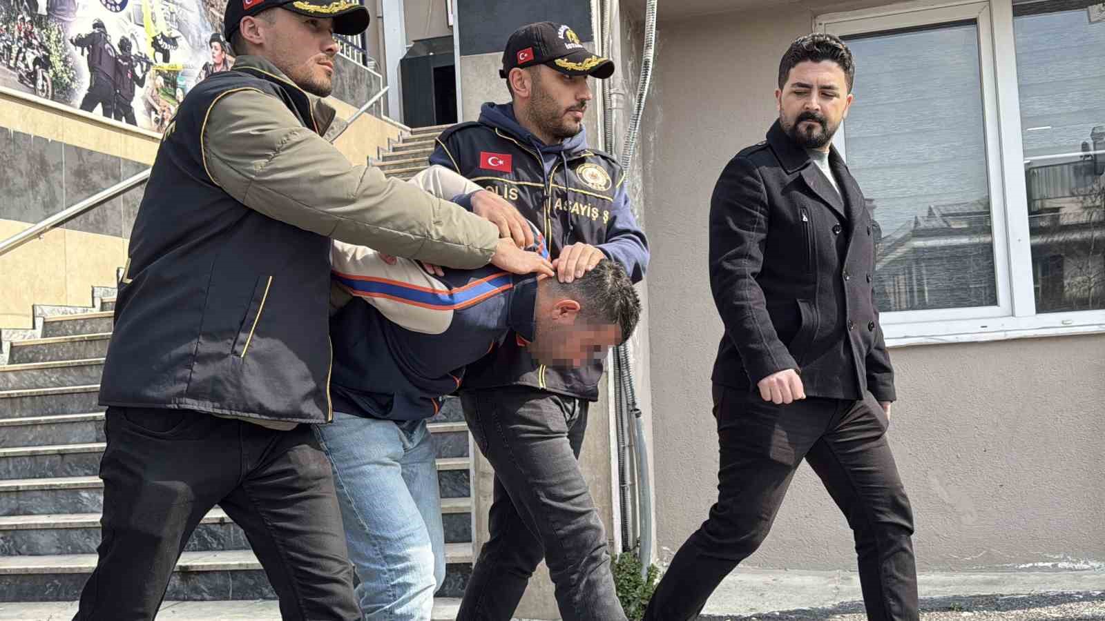 Fatih&rsquo;te boşanma aşamasındaki eşini &ouml;ld&uuml;ren ş&uuml;phelinin ifadesi ortaya &ccedil;ıktı: &lsquo;&lsquo;Silahın kurulu olduğunu unutmuşum&rsquo;&rsquo;
