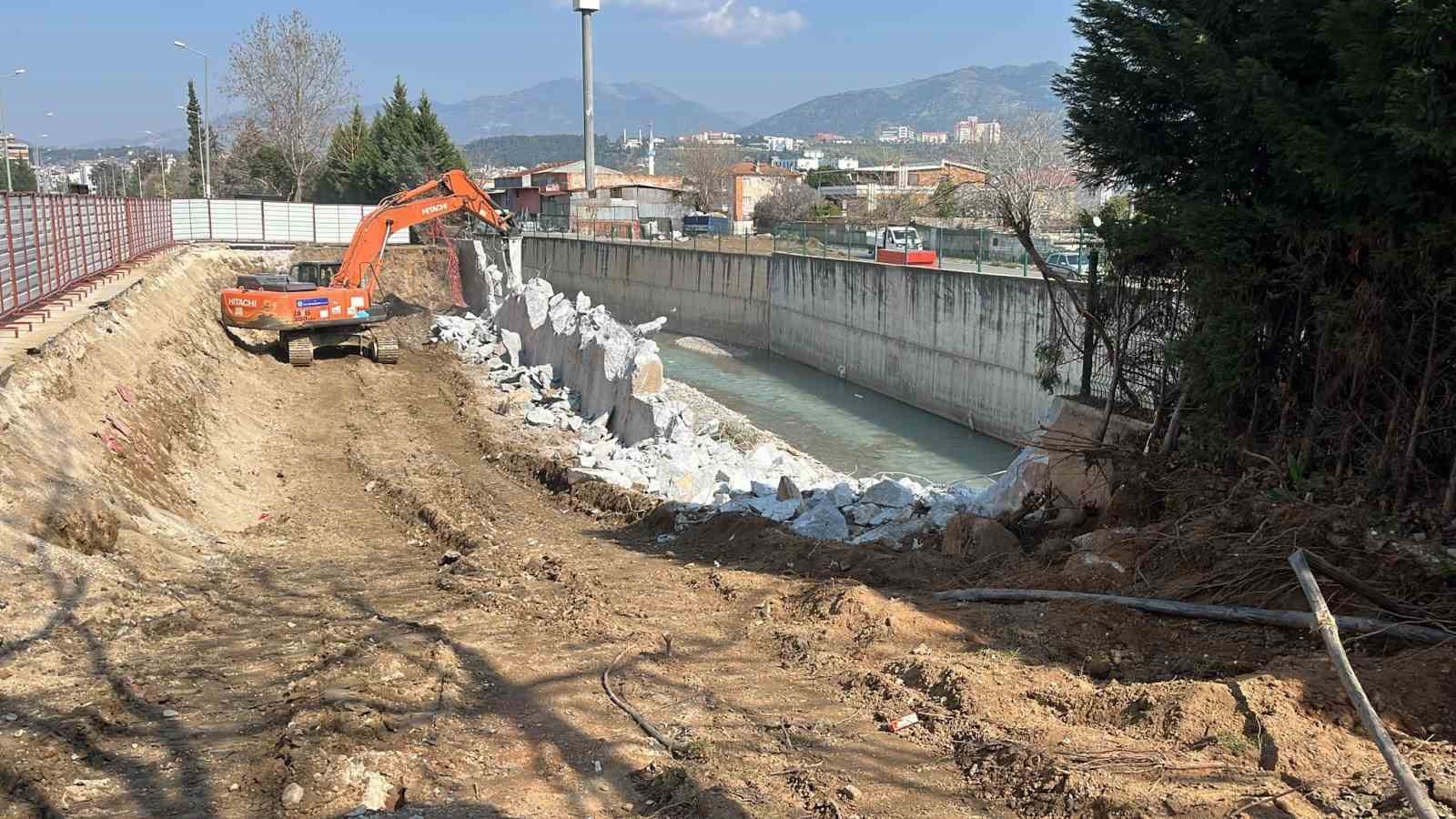 B&uuml;y&uuml;kşehir&rsquo;in &ccedil;alışmalarıyla Aydın&rsquo;ın ulaşım altyapısı g&uuml;&ccedil;leniyor
