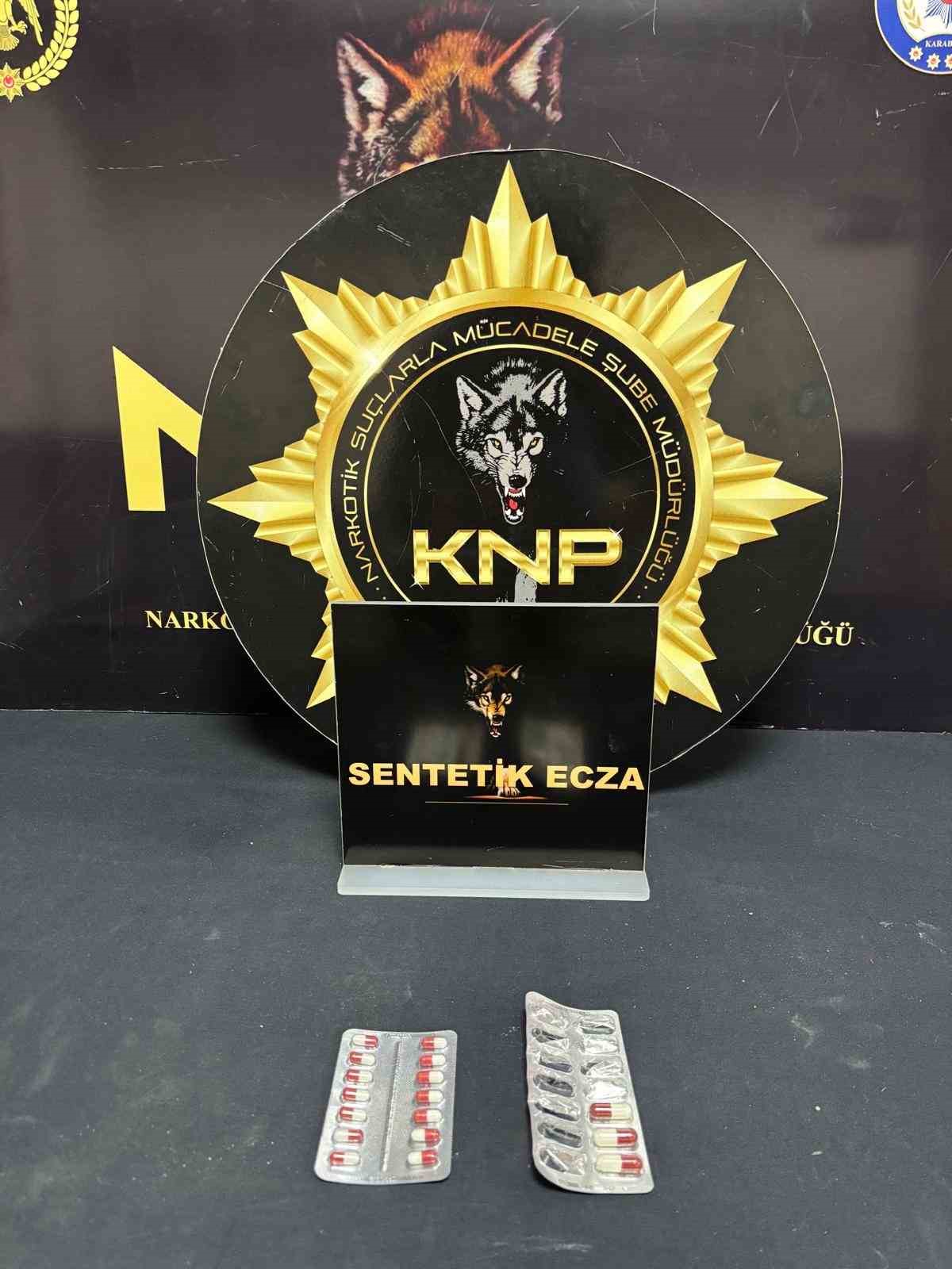 Karab&uuml;k&rsquo;te uyuşturucu operasyonlarında 9 kişi yakalandı
