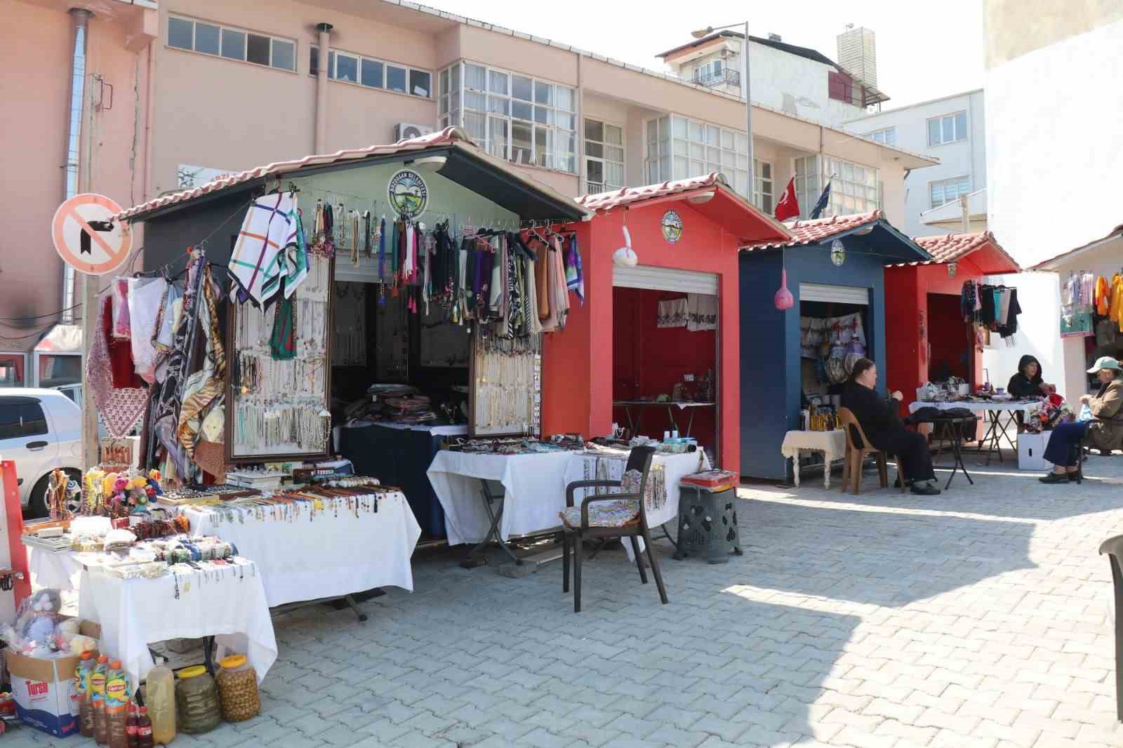 &Uuml;retici kadınların emeklerini sergilediği alanda anlaşmazlık iddiası
