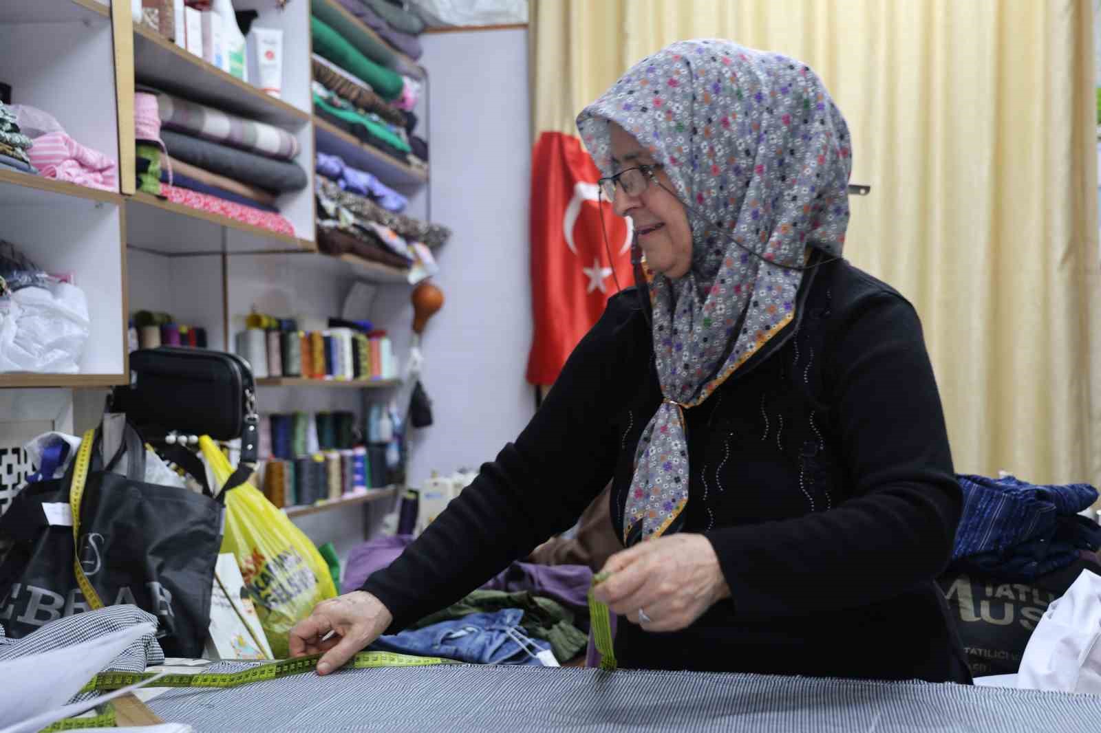 Kırşehir&rsquo;de, terzilerde bayram yoğunluğu erken başladı
